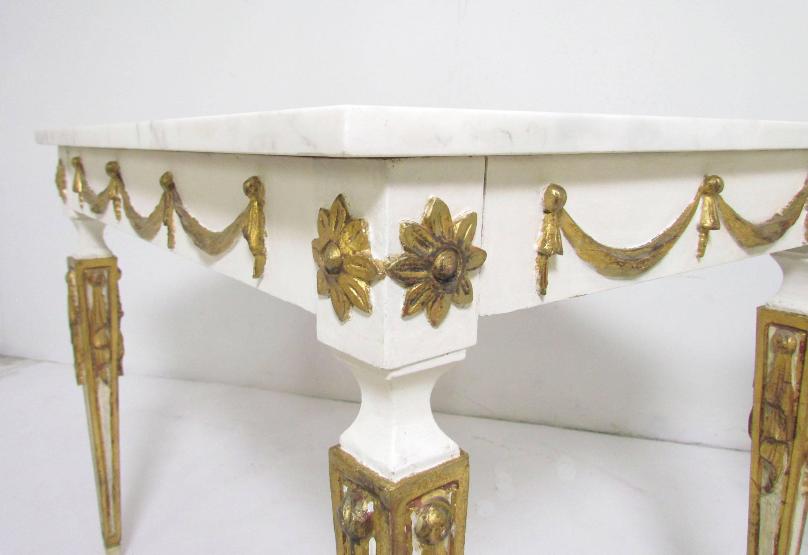 Pair of Italian Neoclassical Marble and Parcel Gilt End Tables, circa 1960s In Good Condition In Peabody, MA