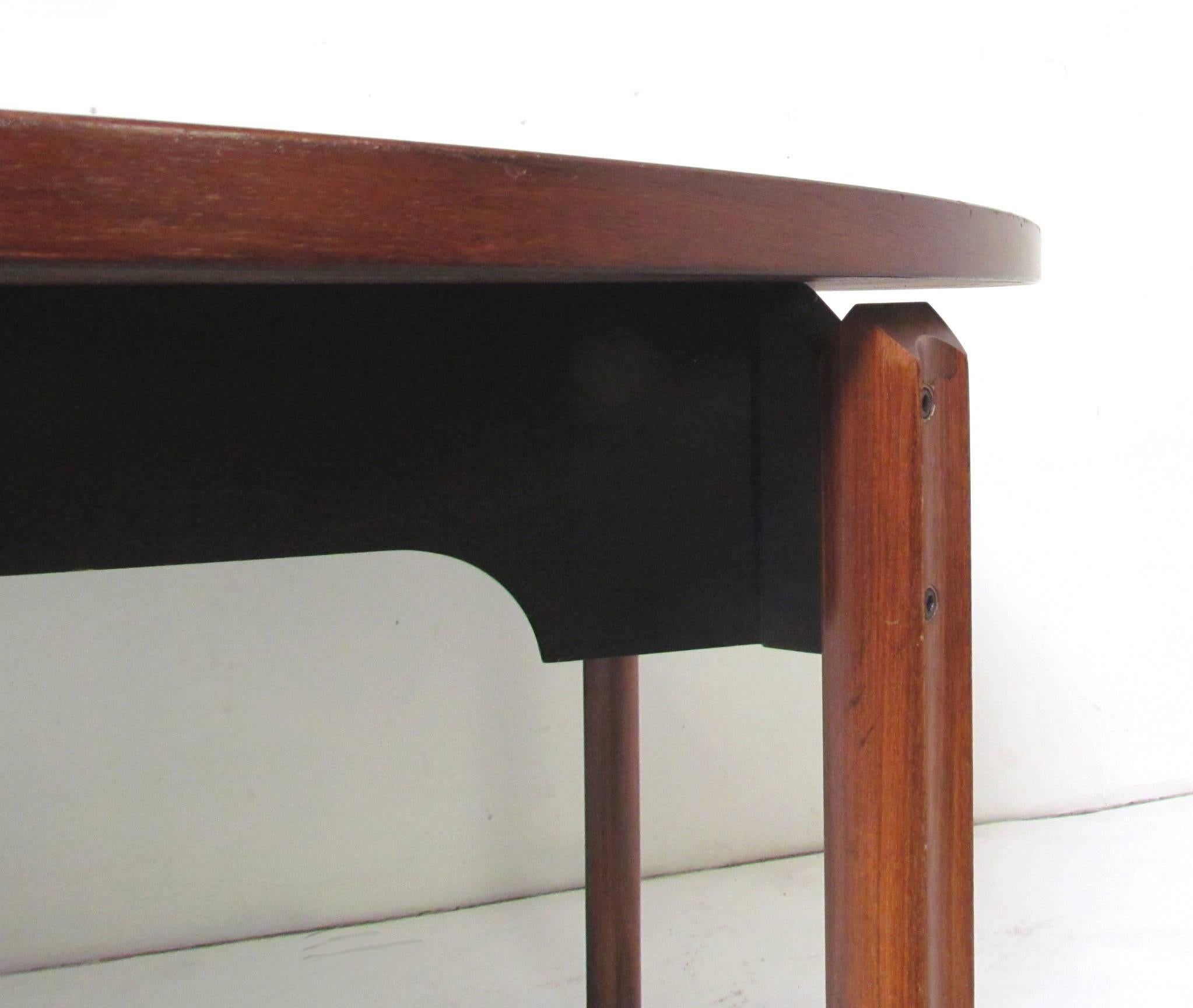 Mid-Century Modern Stildomus Round Rosewood Dining Table with Butterfly Leaf, Italy, circa 1960s