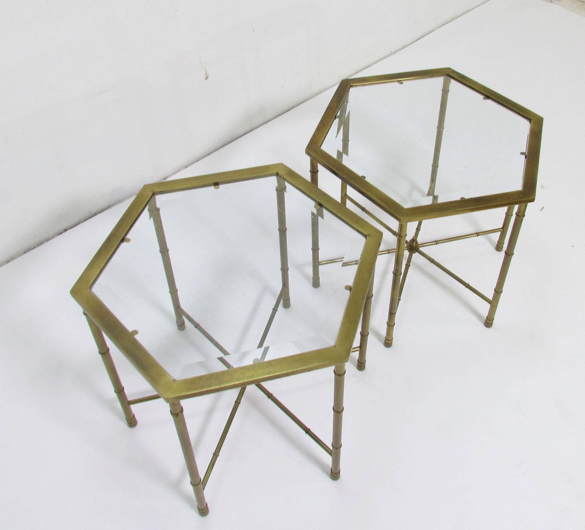 Pair of Mastercraft Hollywood Regency Style Brass Hexagonal Side Tables In Good Condition In Peabody, MA