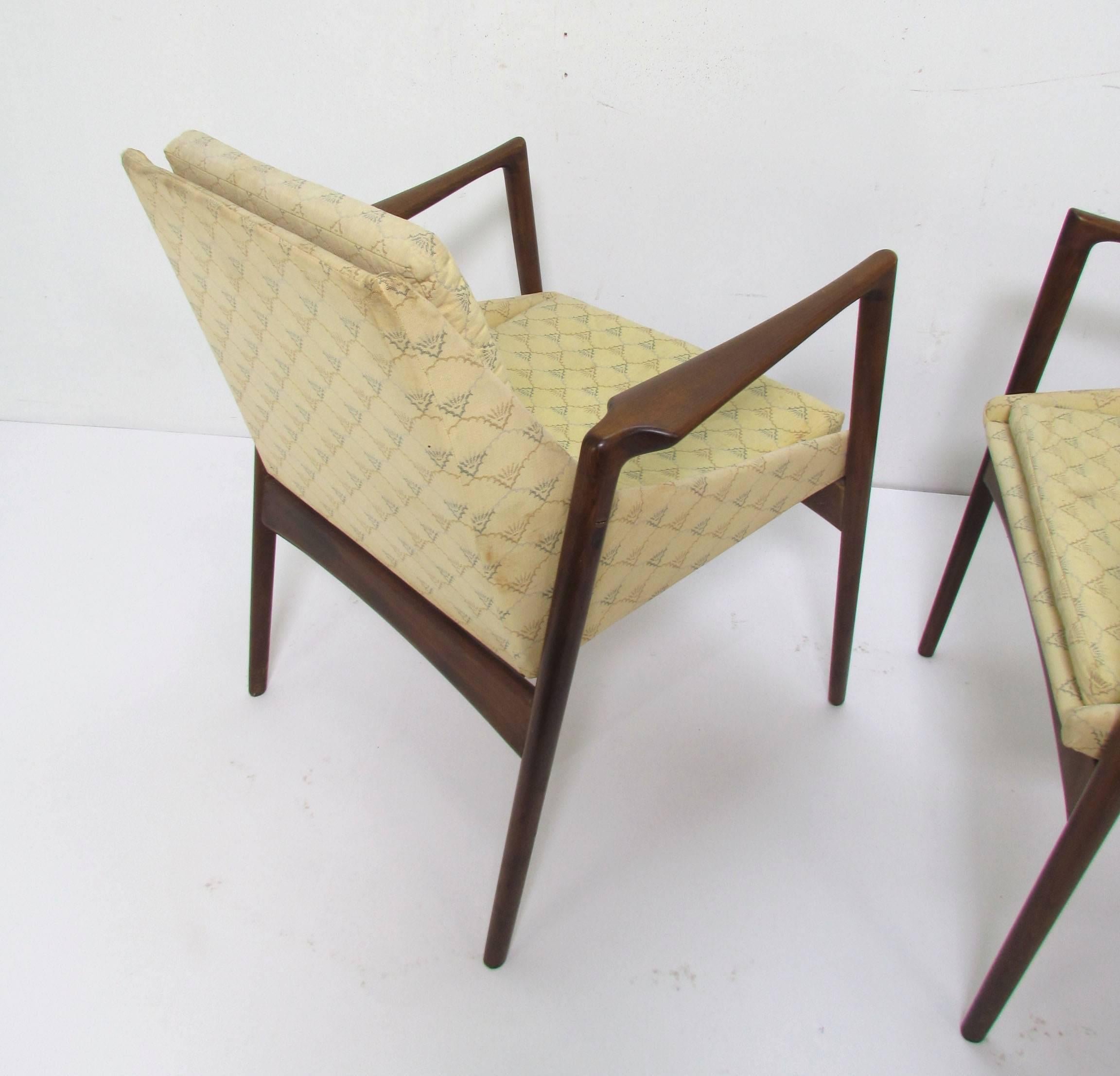 Mid-20th Century Pair of Ib Kofod-Larsen Danish Lounge Chairs for Selig