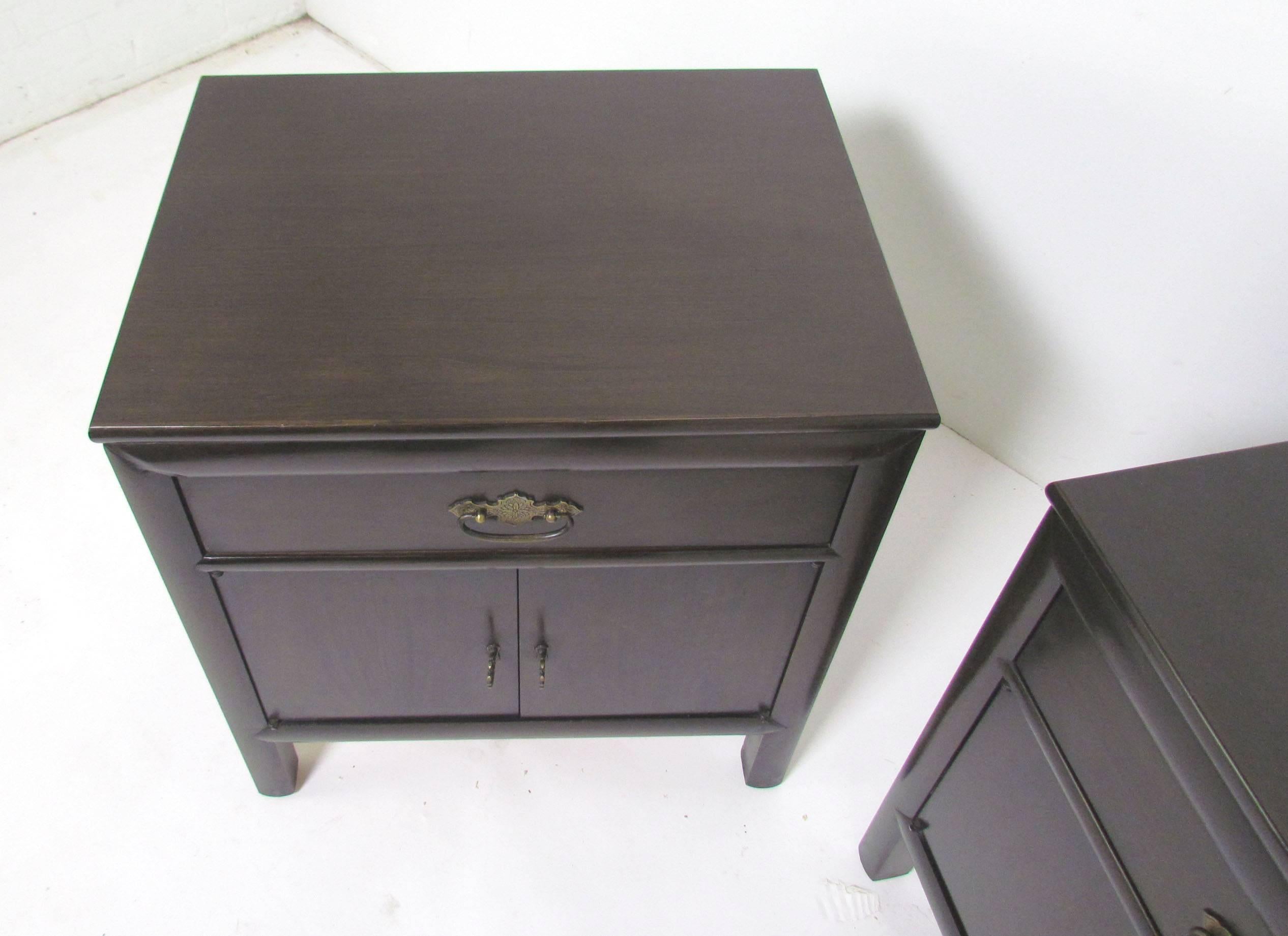 Pair of Mid-Century Asian Inspired Nightstands by Ray Sabota for Century  In Good Condition In Peabody, MA