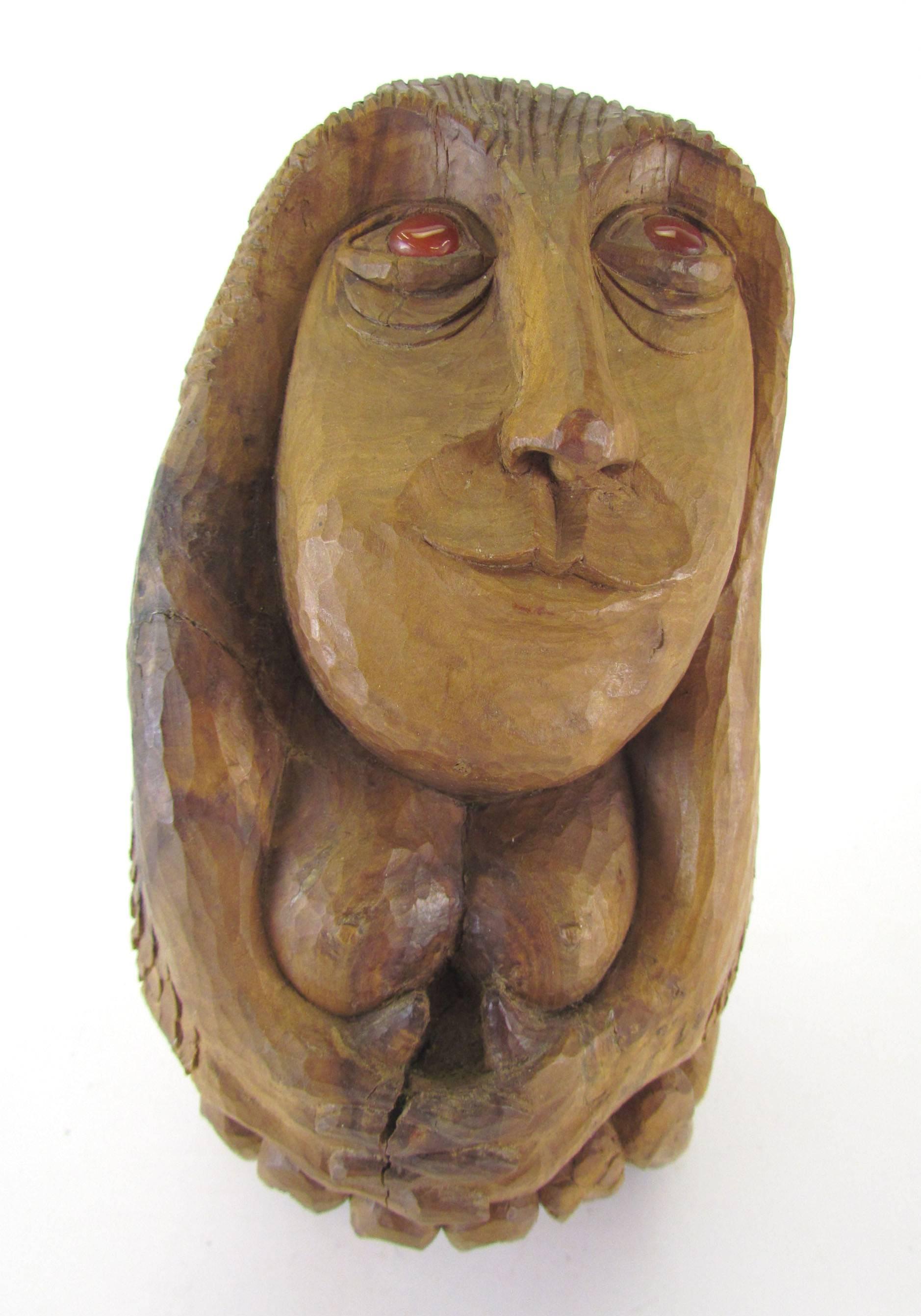 Mid-Century Modern Sculpture en bois sculpté du milieu du siècle représentant une forme féminine par Diane Derrick en vente