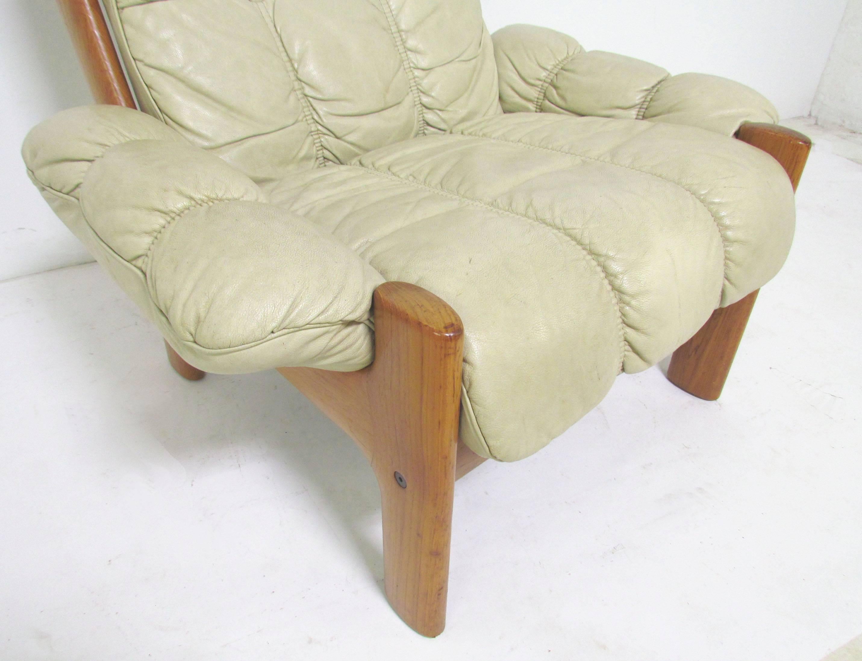 Late 20th Century Scandinavian Modern Teak and Leather Lounge Chair by Ekornes