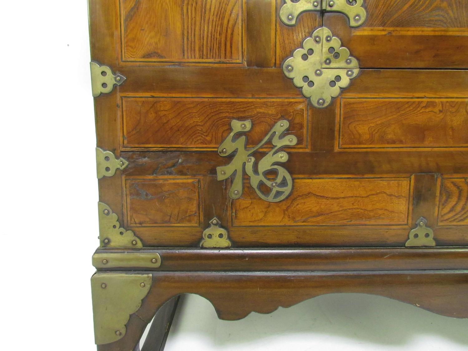 Antique Korean Bandaji Head Side Blanket Chest, circa 1870 at 1stdibs