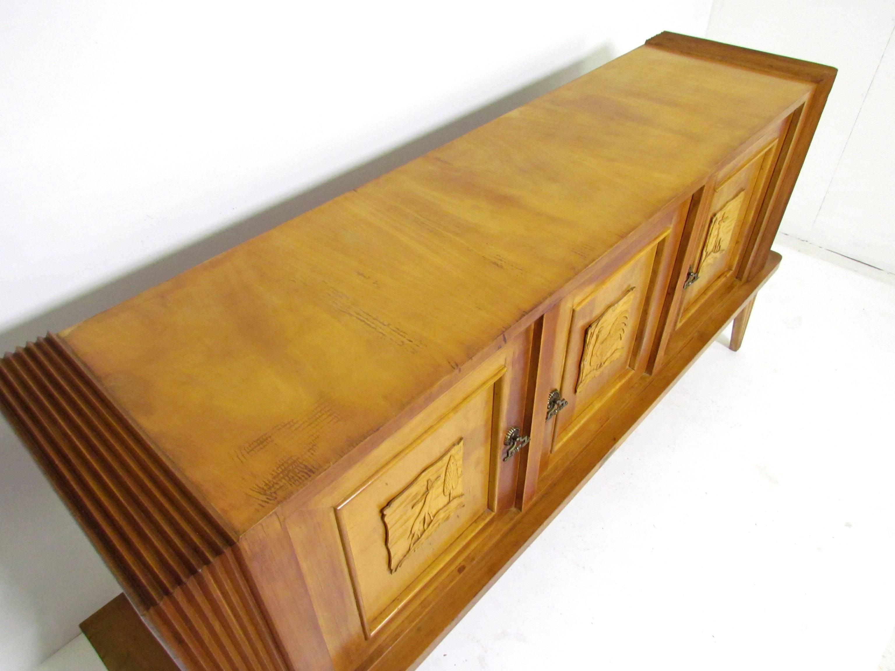 Italian Art Deco Sideboard with Hand-Carved Decorative Panels, circa 1940s 1