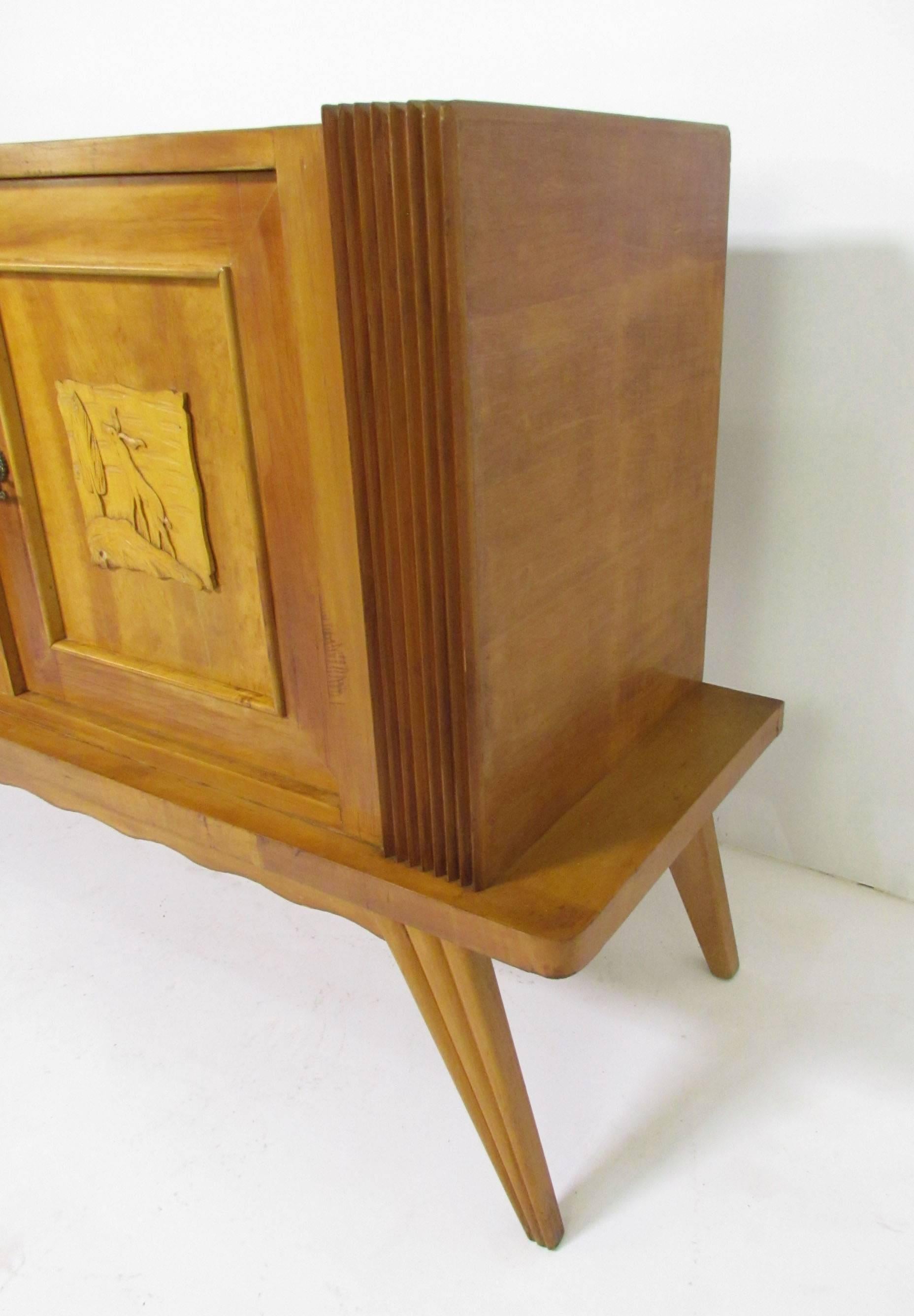 Italian Art Deco Sideboard with Hand-Carved Decorative Panels, circa 1940s 2