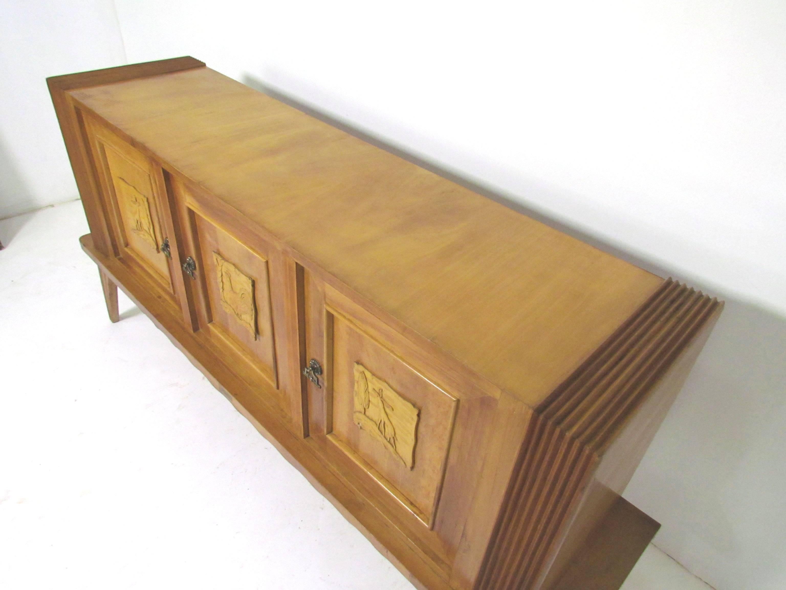 Wood Italian Art Deco Sideboard with Hand-Carved Decorative Panels, circa 1940s