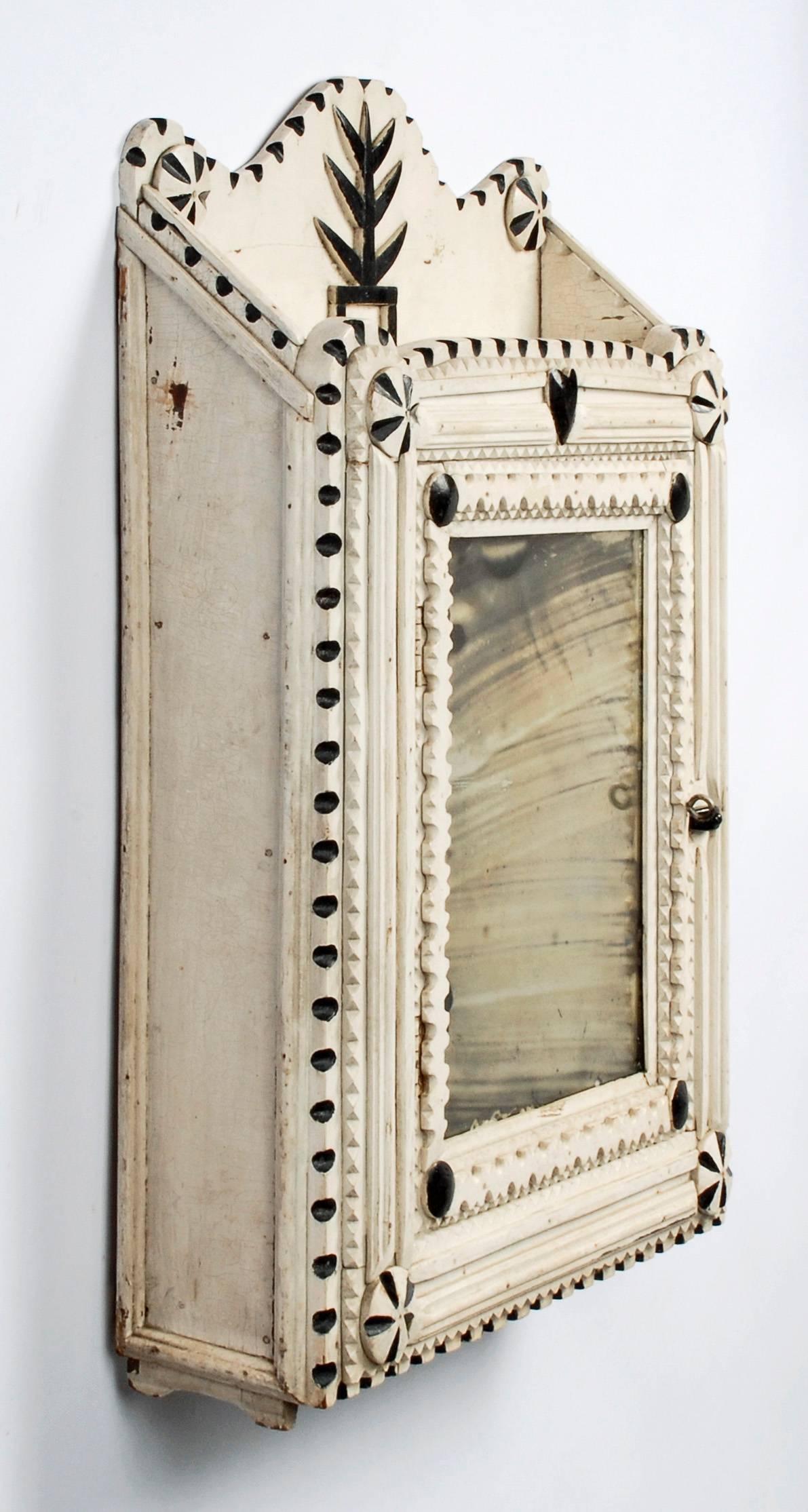Painted Tramp Art Cabinet with Heart and Tree In Good Condition For Sale In Manalapan, NJ