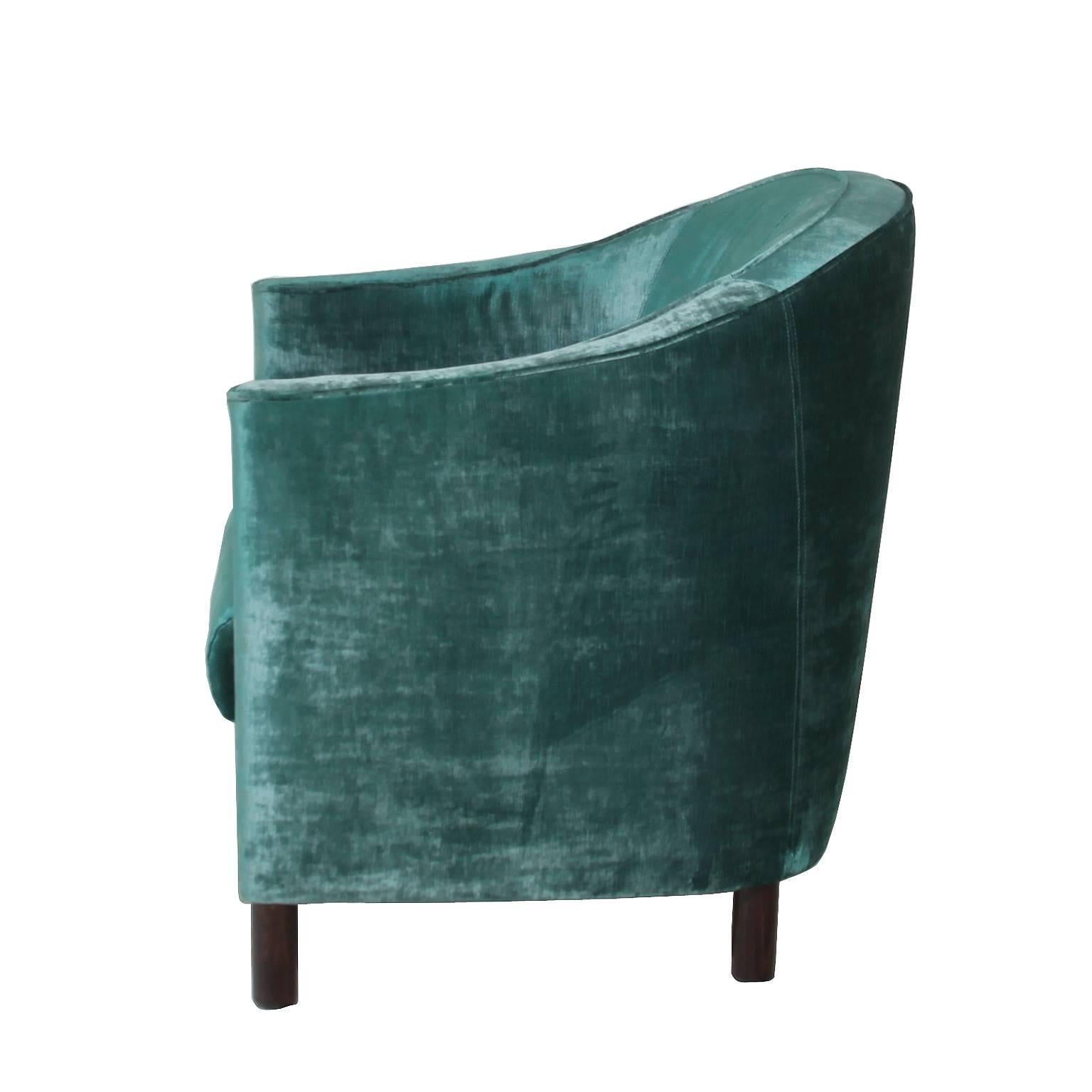 Mid-20th Century Regency Combed Velvet Barrel Back Occasional Armchair For Sale