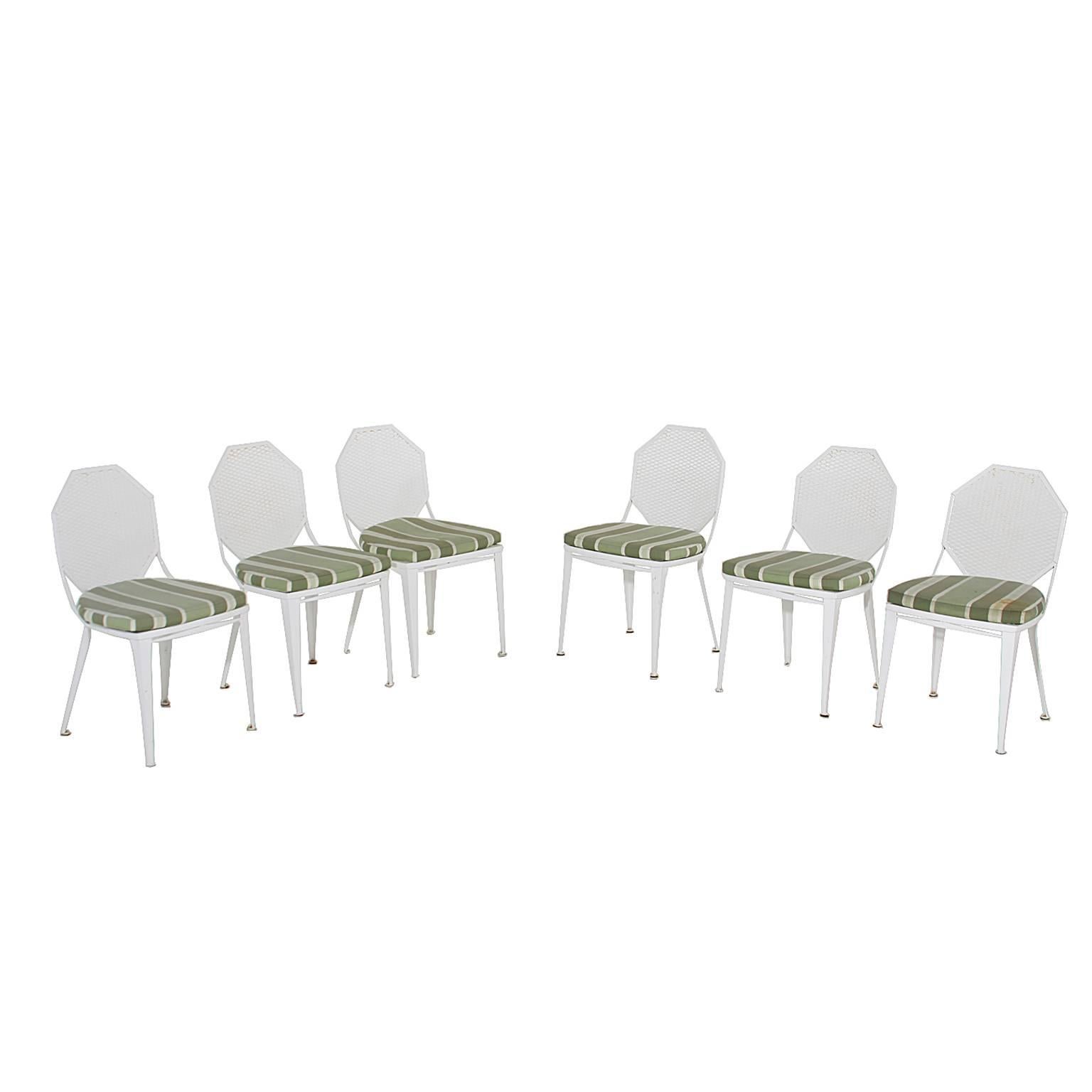 Vintage White Patio Table and Six Chairs with Upholstered Seat Cushions In Good Condition In Hollywood, CA