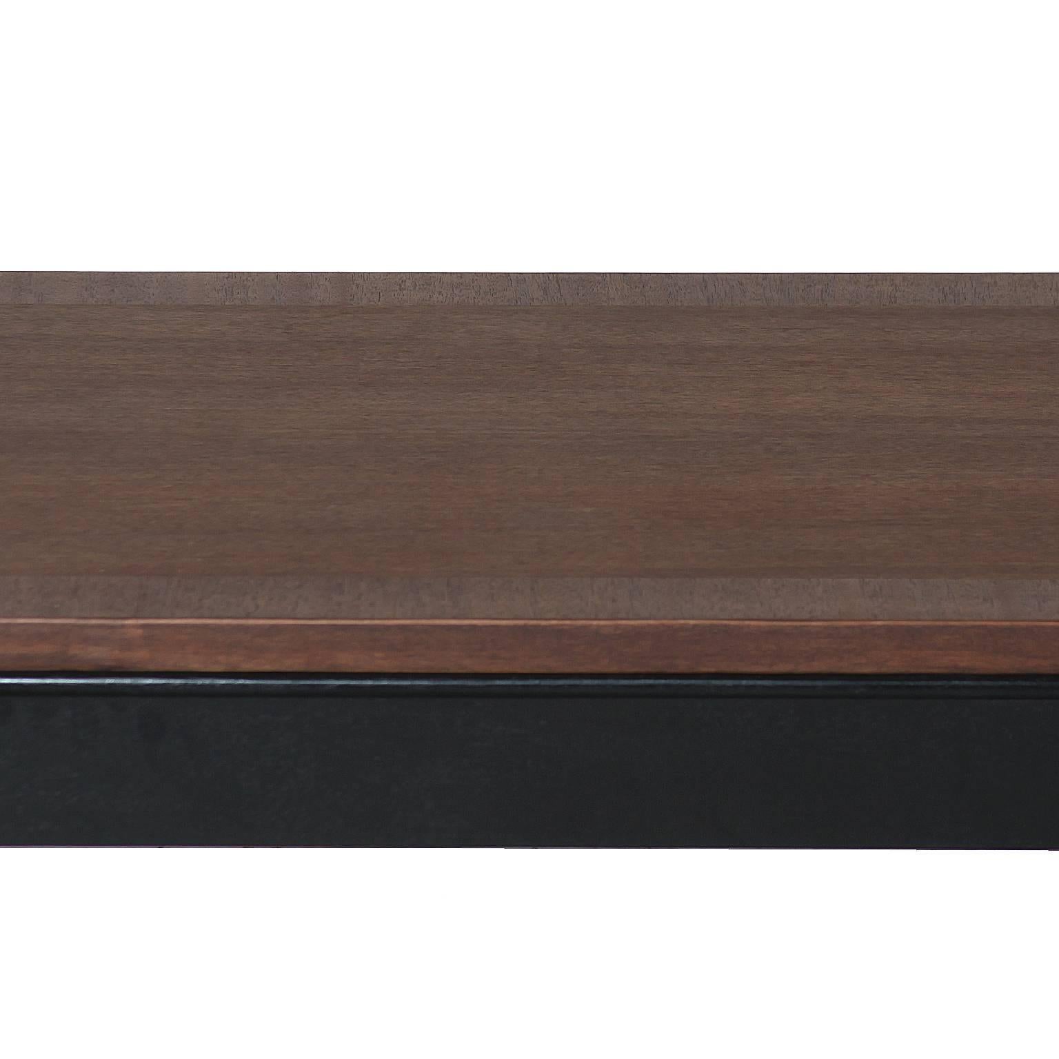 Widdicomb Mahogany and Black Lacquer Long Coffee Table  For Sale 1