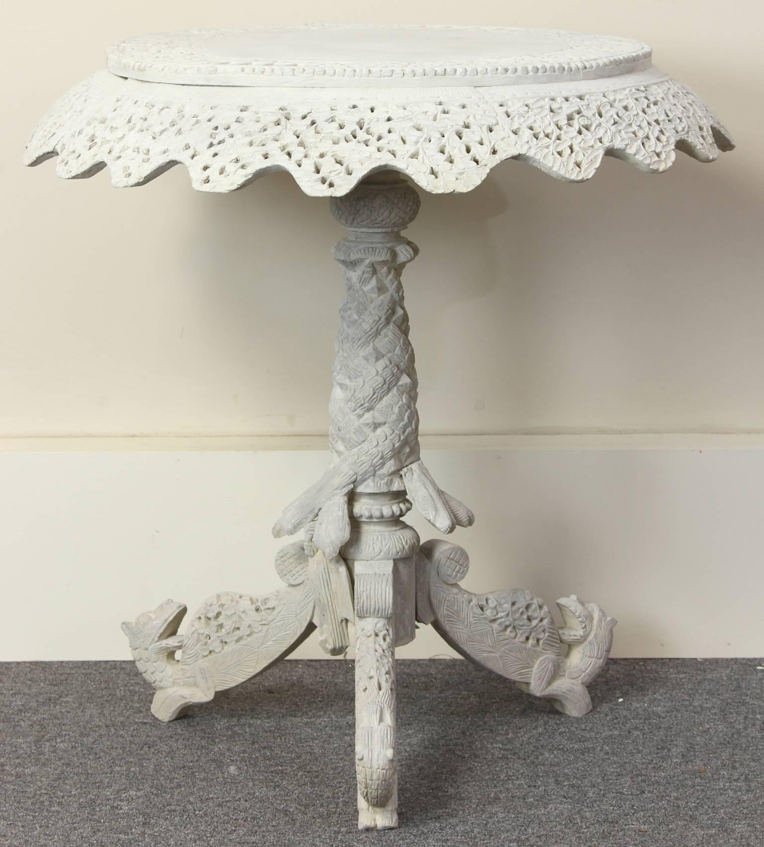 Late 19th Century Carved and Painted Anglo-Indian Side Table In Good Condition In Kilmarnock, VA