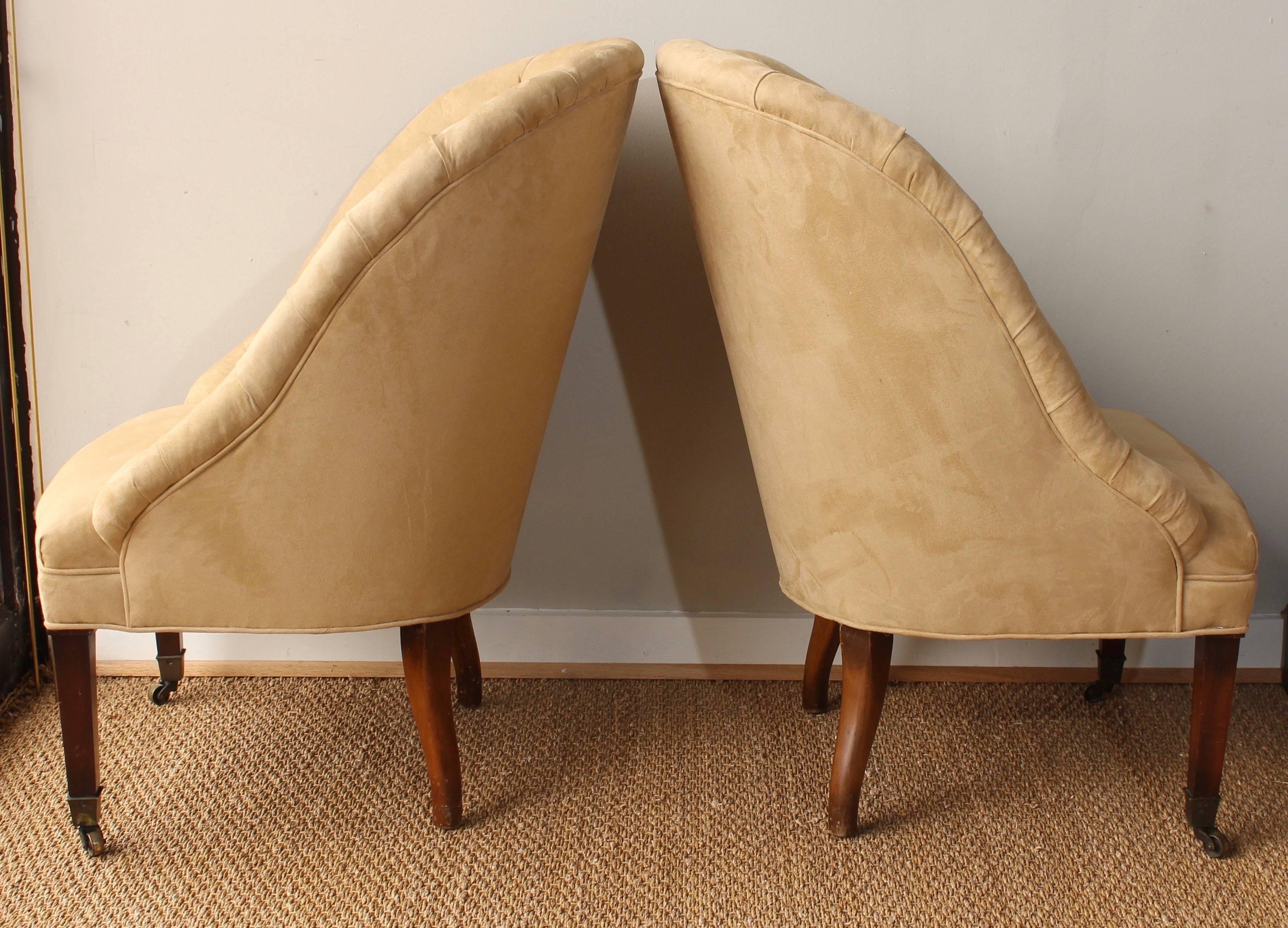 Pair of Buttoned Back Slipper Chairs In Excellent Condition In Kilmarnock, VA