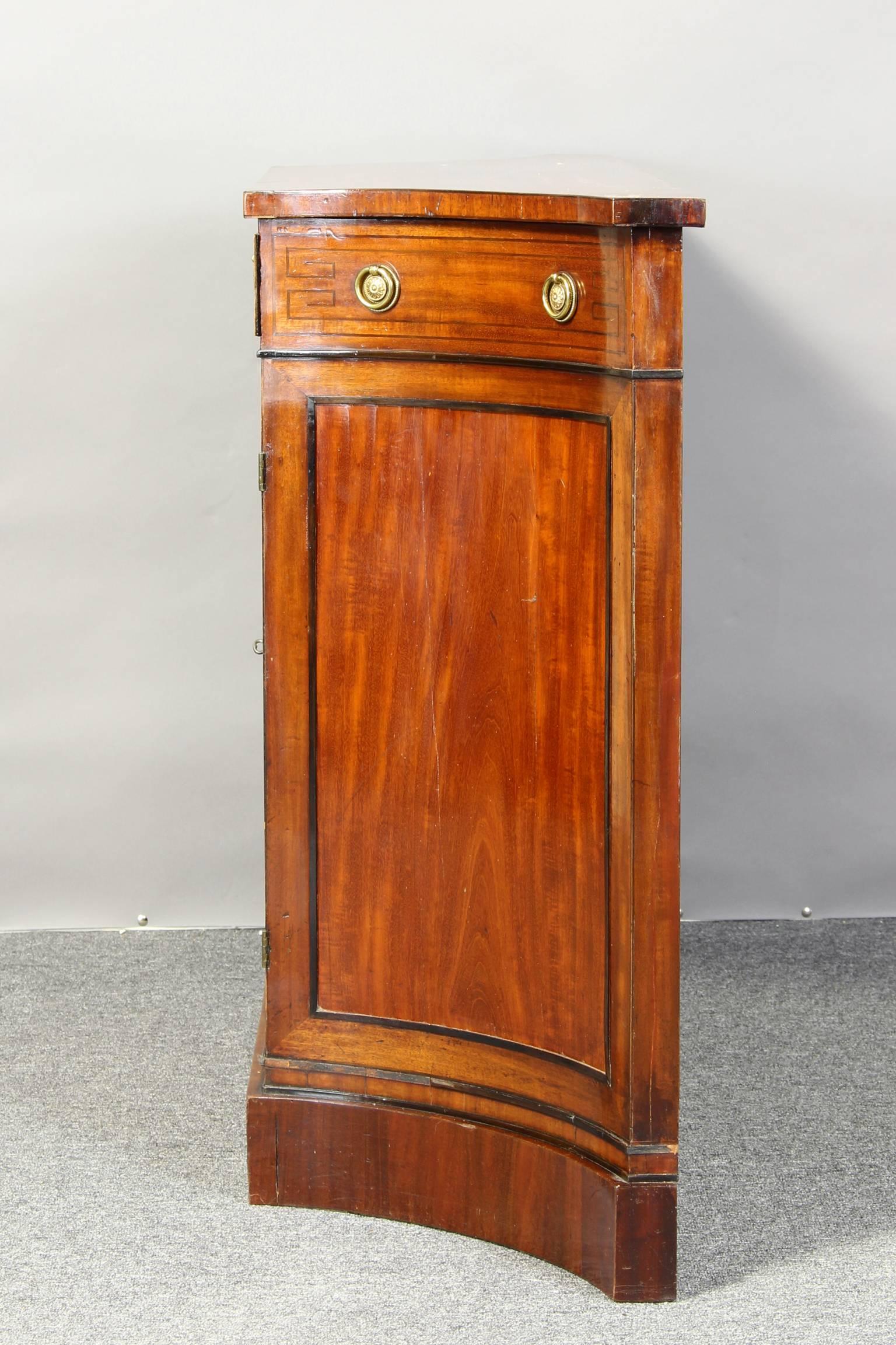 Great Britain (UK) Early 19th Century Regency Credenza For Sale