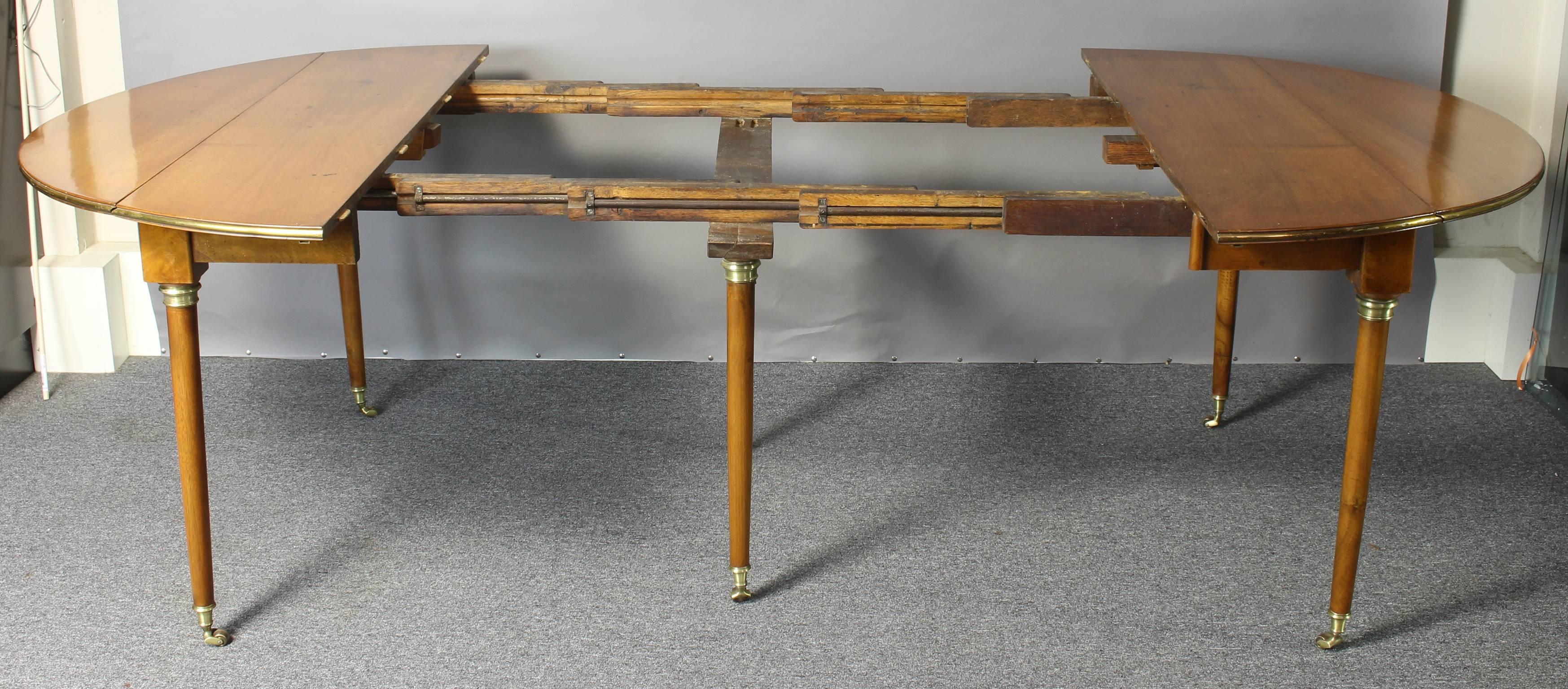Early 19th Century French Directoire Extending Dining Table For Sale 1