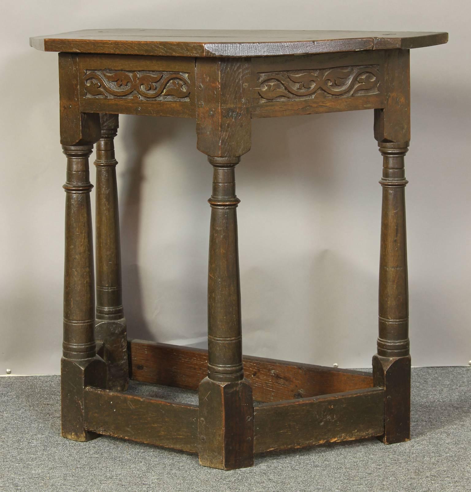 18th Century English Oak Console Table In Good Condition In Kilmarnock, VA