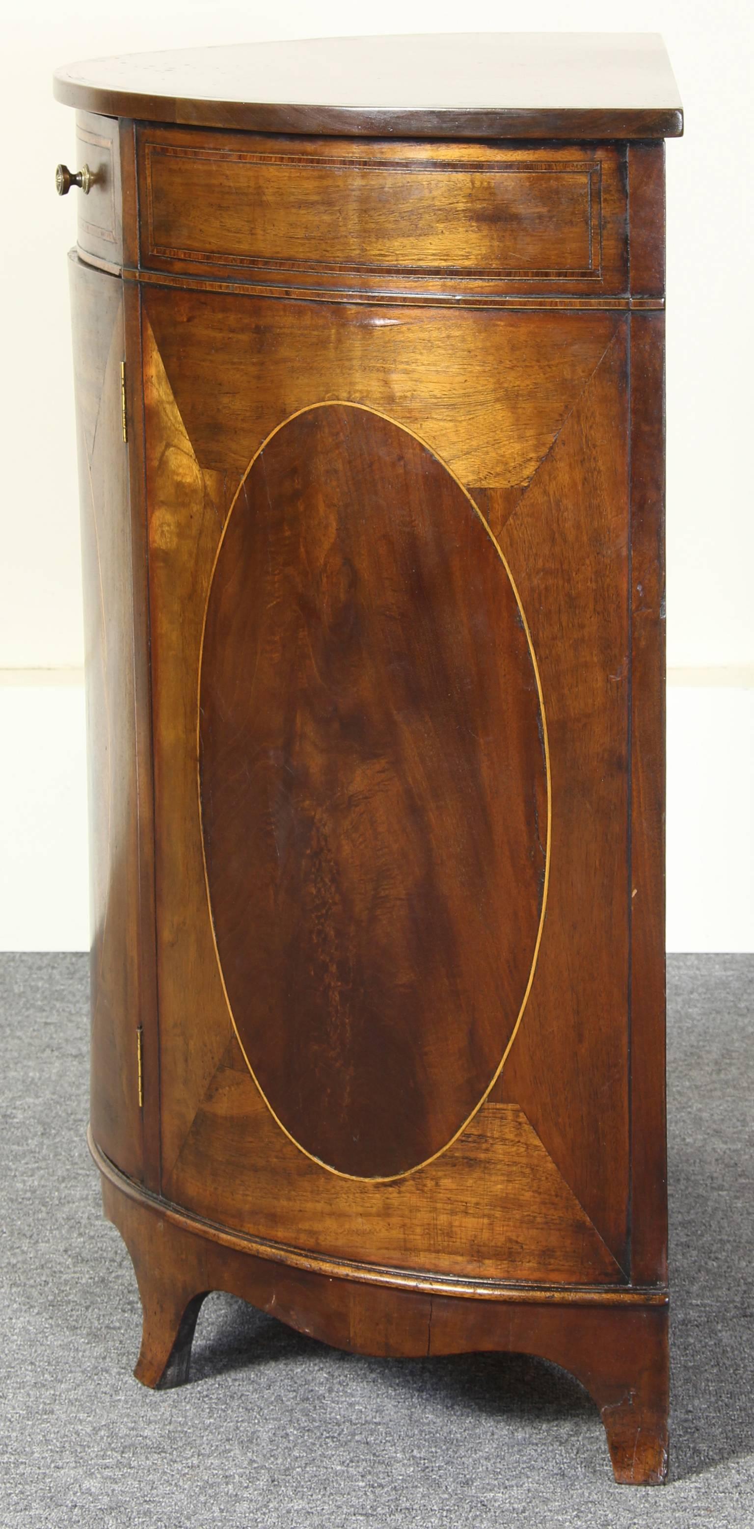 Late 19th Century Sheraton Style Demi-Lune Silver Cabinet In Excellent Condition For Sale In Kilmarnock, VA