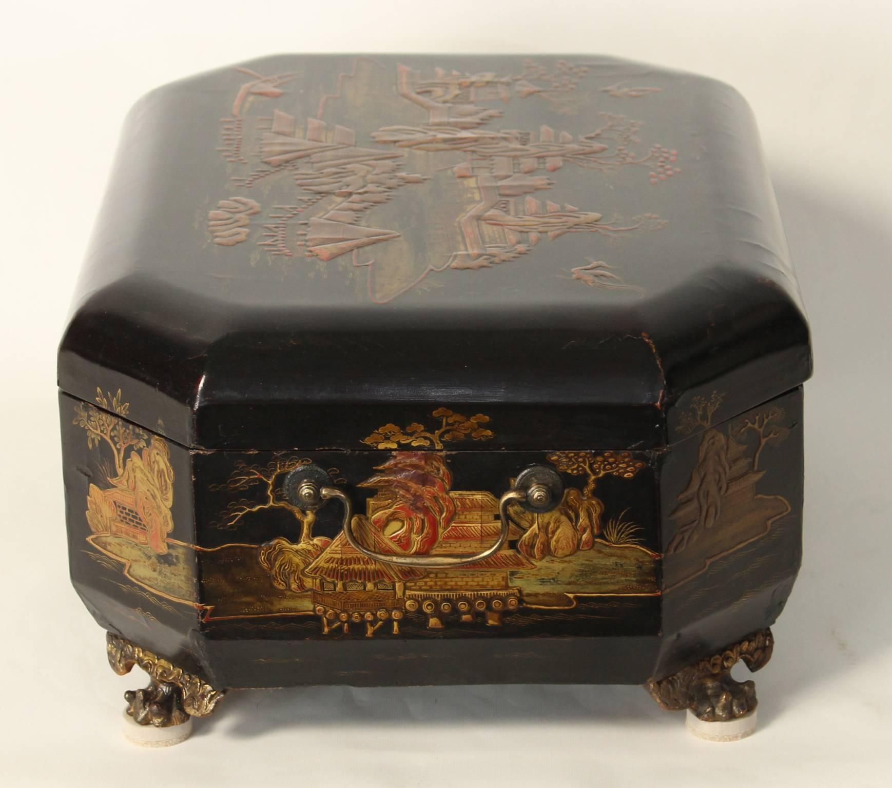 19th Century Chinese Export Sewing Box In Excellent Condition In Kilmarnock, VA