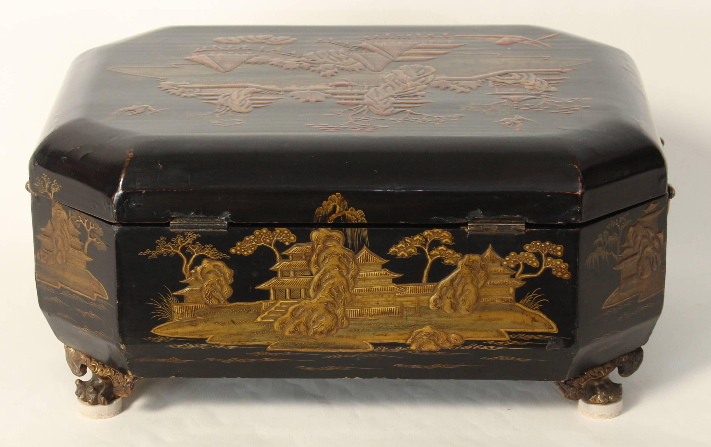 Lacquer 19th Century Chinese Export Sewing Box