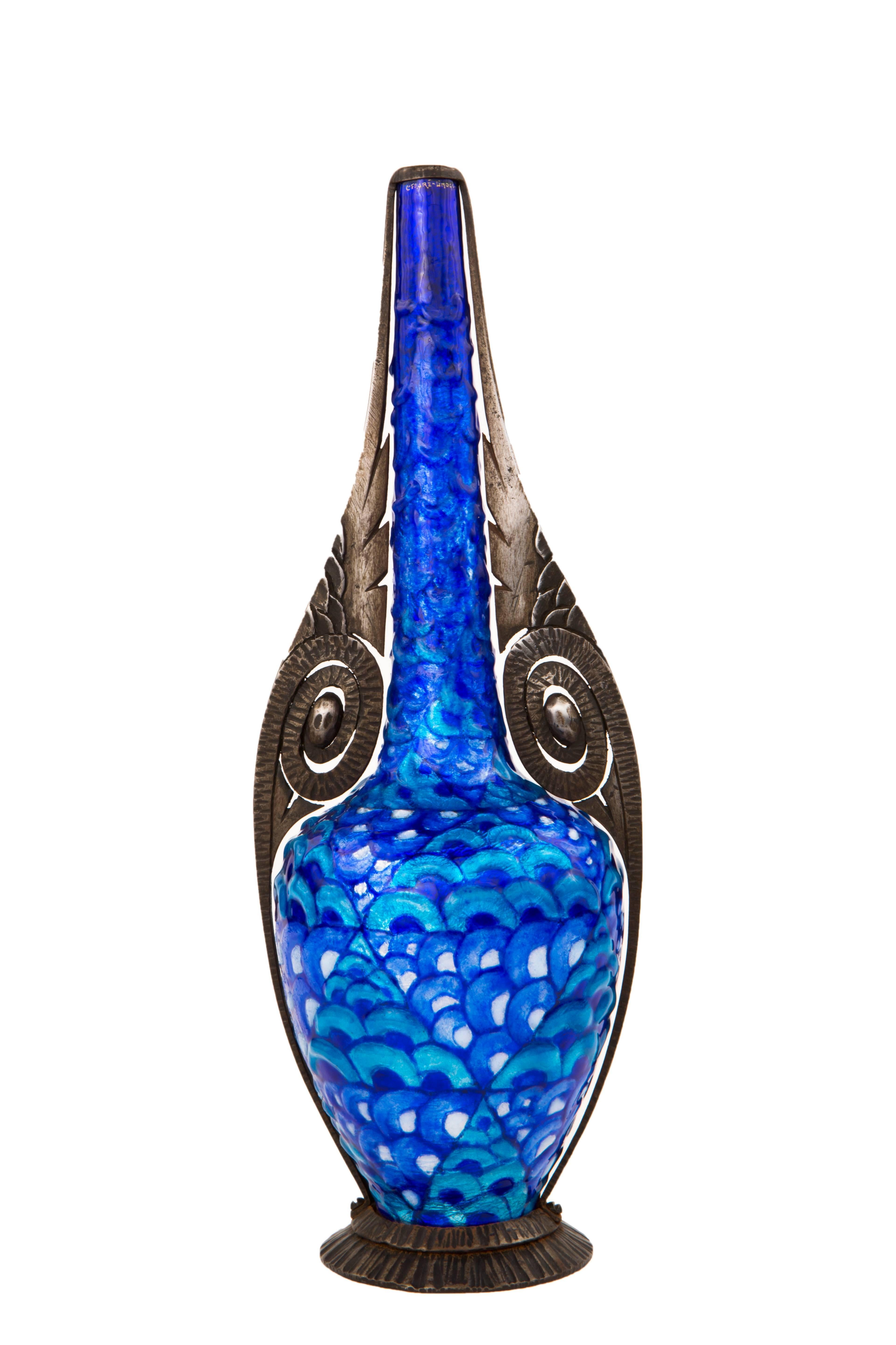 Émaillé Vase décoré en fer forgé et émaillé Art Déco par Camille Fauré
