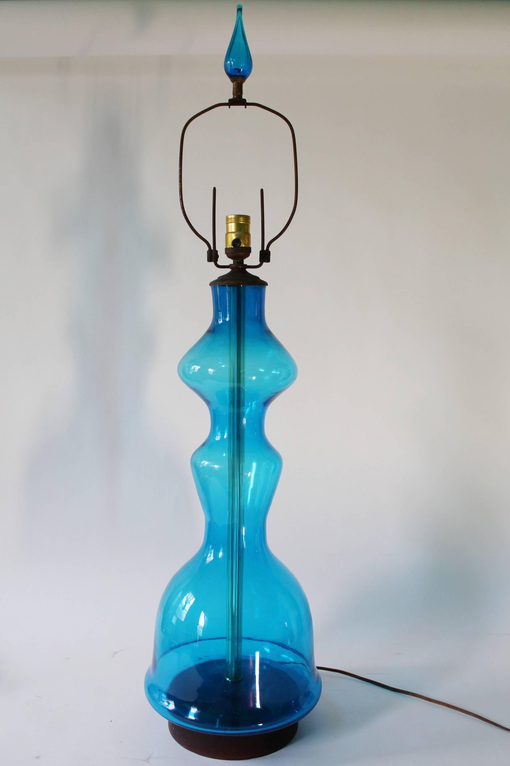 Blenko Glass Curvaceous Blue Table Lamp In Good Condition In New York, NY