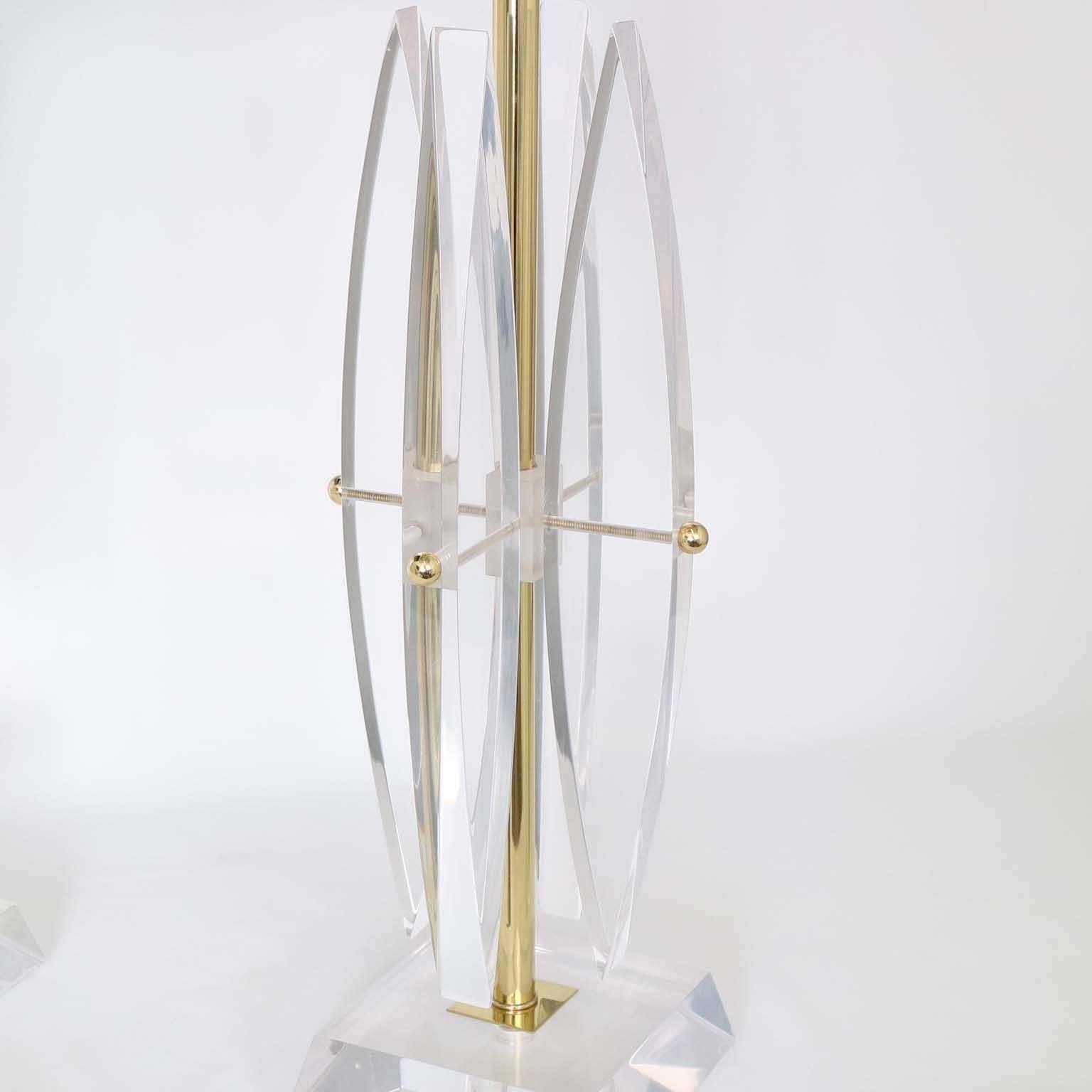 Pair of Restored Ritts Astrolite Lucite Lamps In Excellent Condition In New York, NY