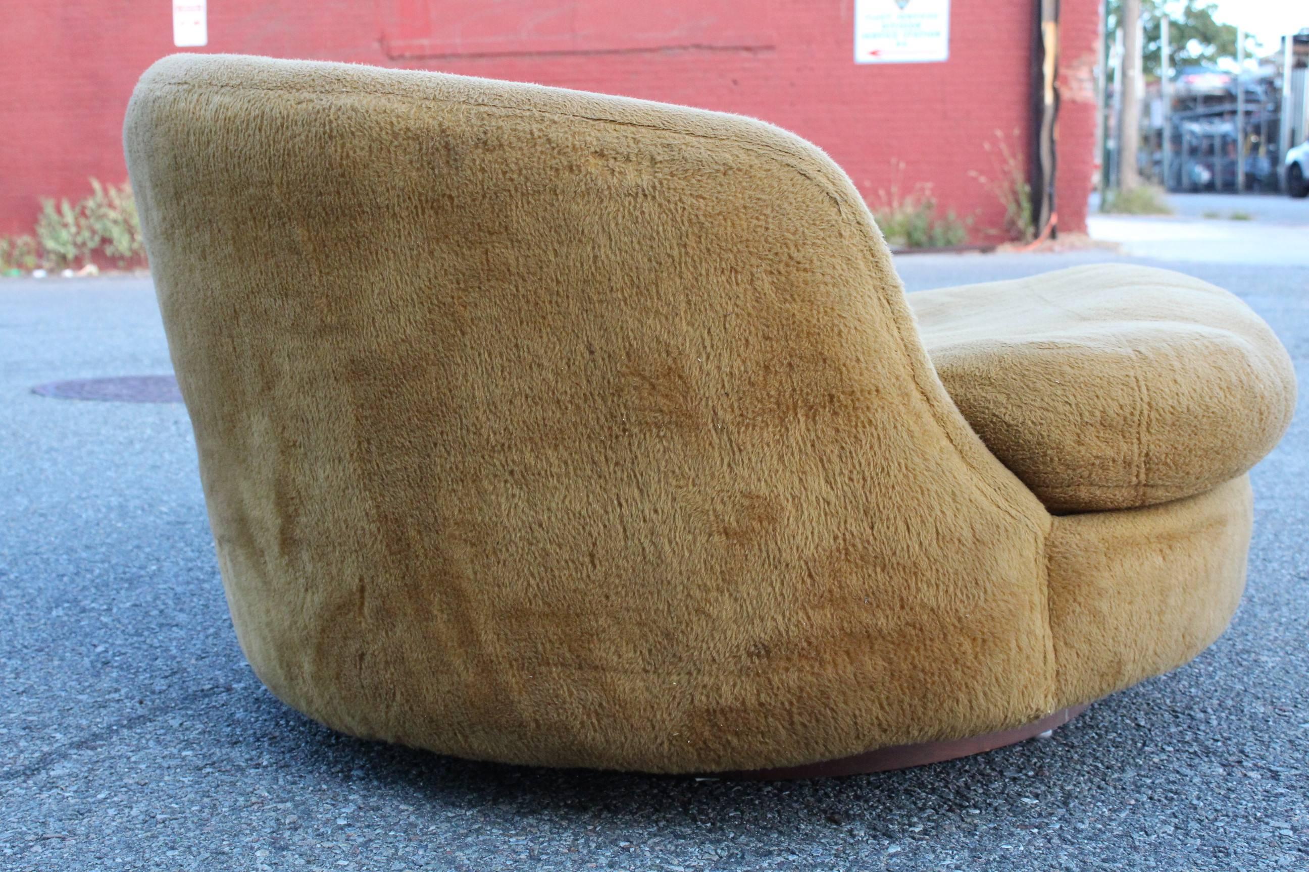 American Milo Baughman Round Lounge Chair for Thayer Coggin