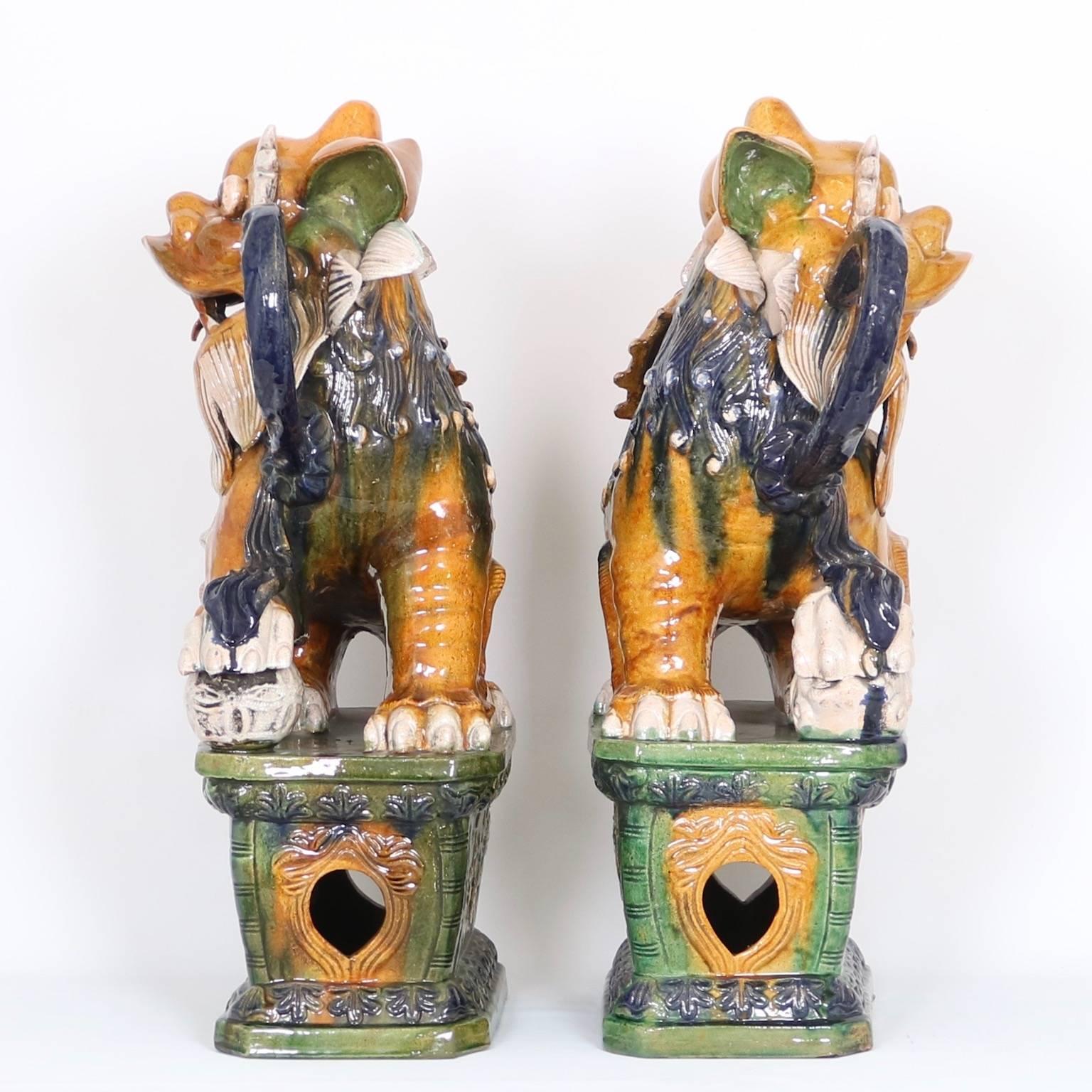 Pair of Early 20th Century Majolica Foo Dogs In Excellent Condition In Astoria, NY