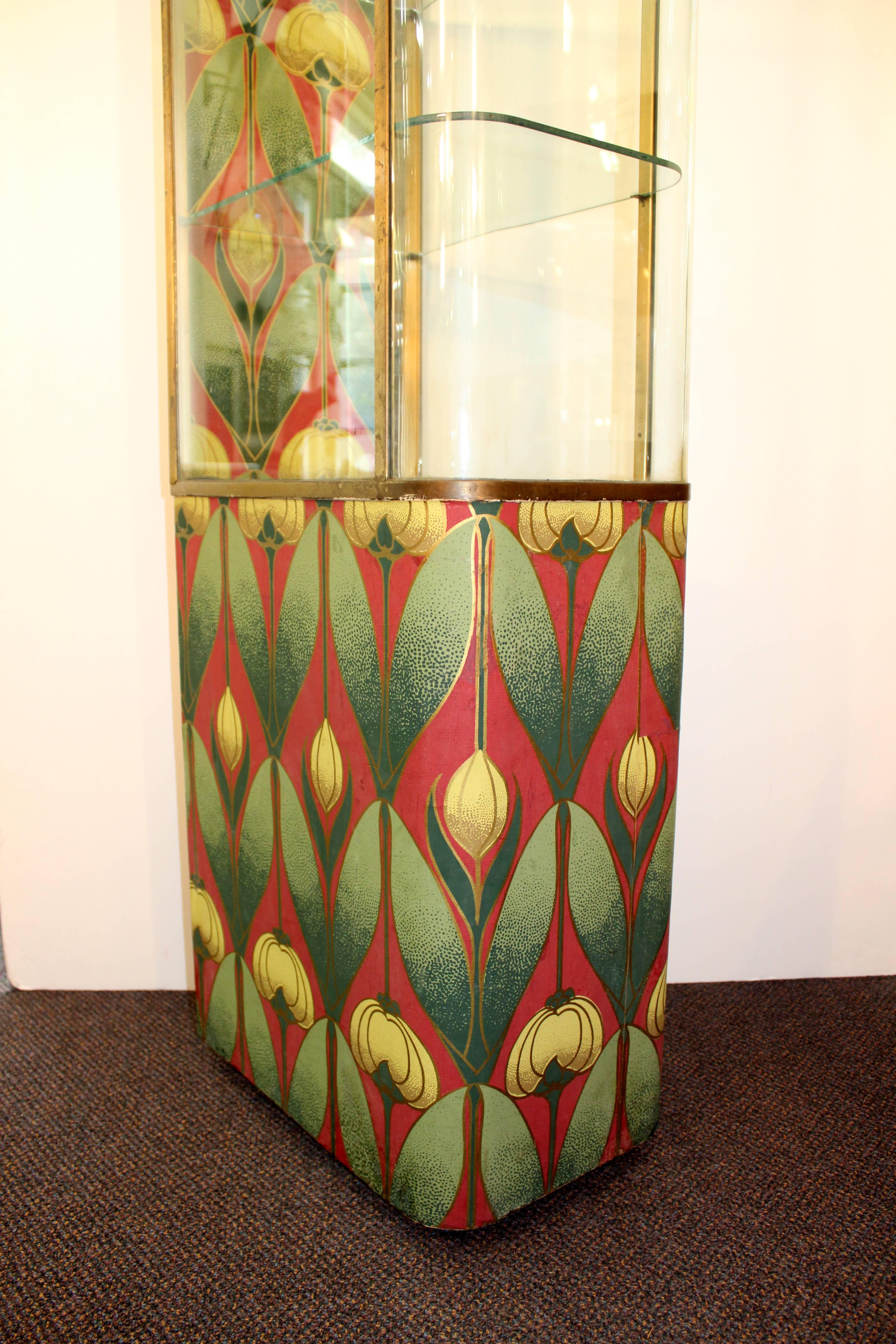 Parker Pen Glass Cabinet with Floral Pattern 1