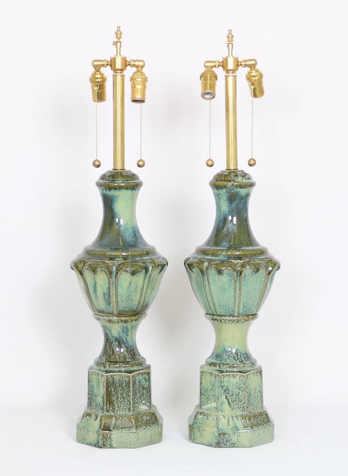 Hollywood Regency Pair of Mid-Century Majolica Style Porcelain Baluster Lamps