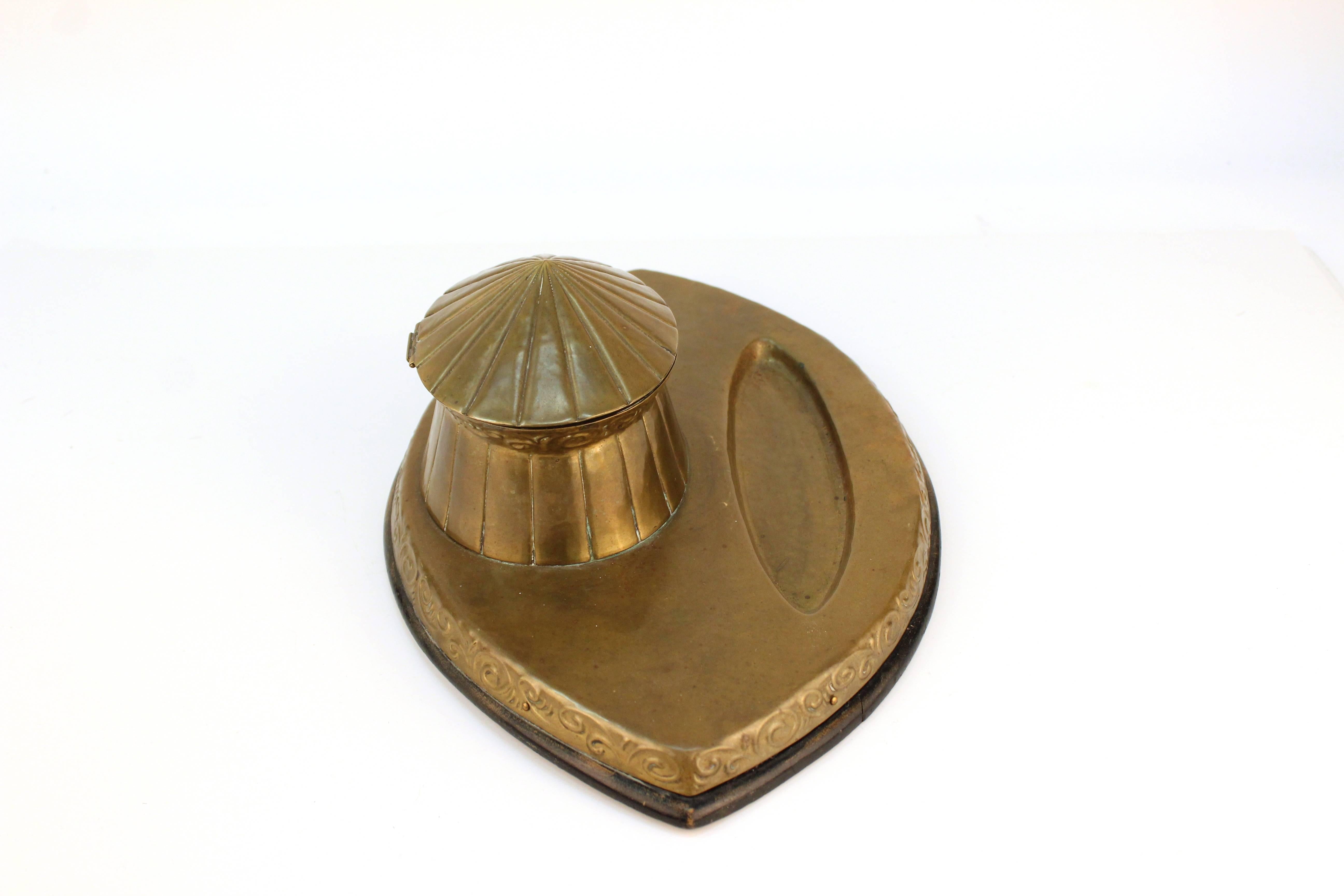 Arts & Crafts Movement Brass Inkwell In Good Condition In New York, NY