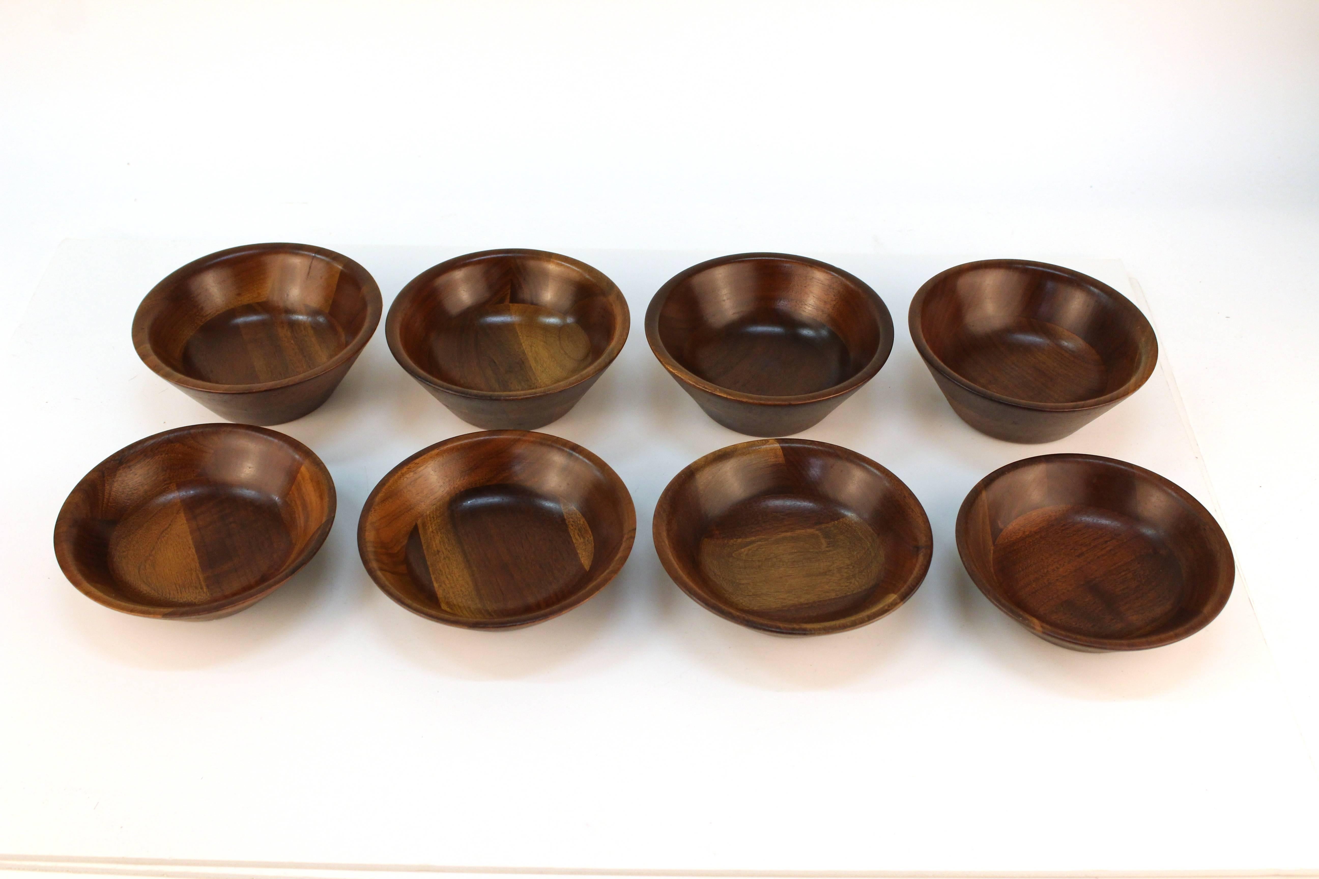 Vermilion Walnut Salad and Serving Set In Good Condition In Astoria, NY