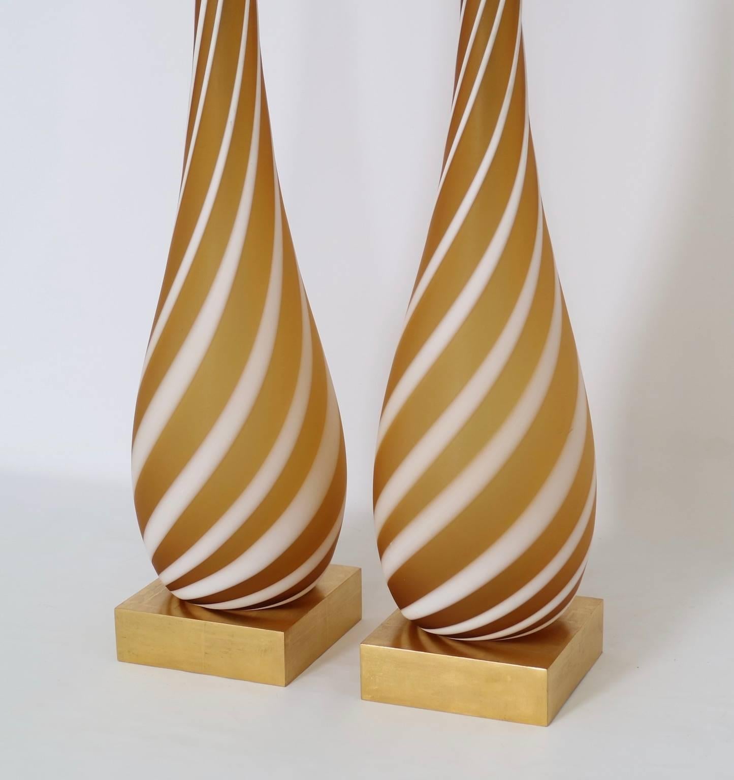 Pair of Murano Glass Lamps in Butterscotch and White In Excellent Condition In New York, NY