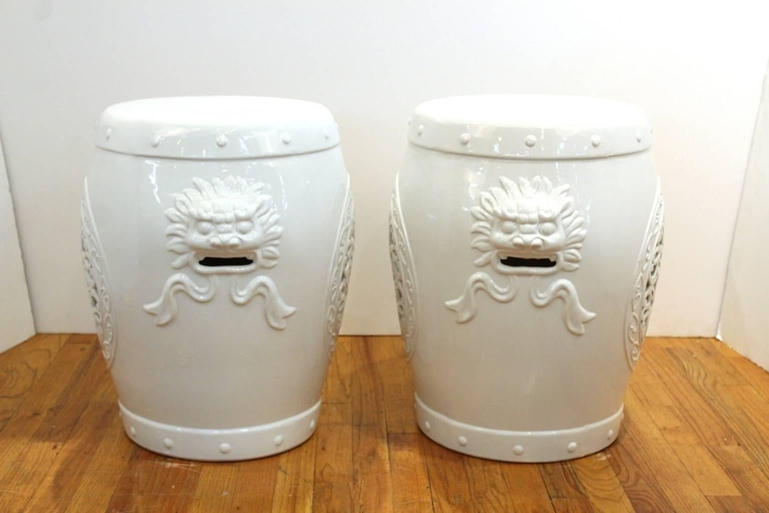 White Ceramic Garden Stool with Asian Inspired Motifs In Good Condition In New York, NY