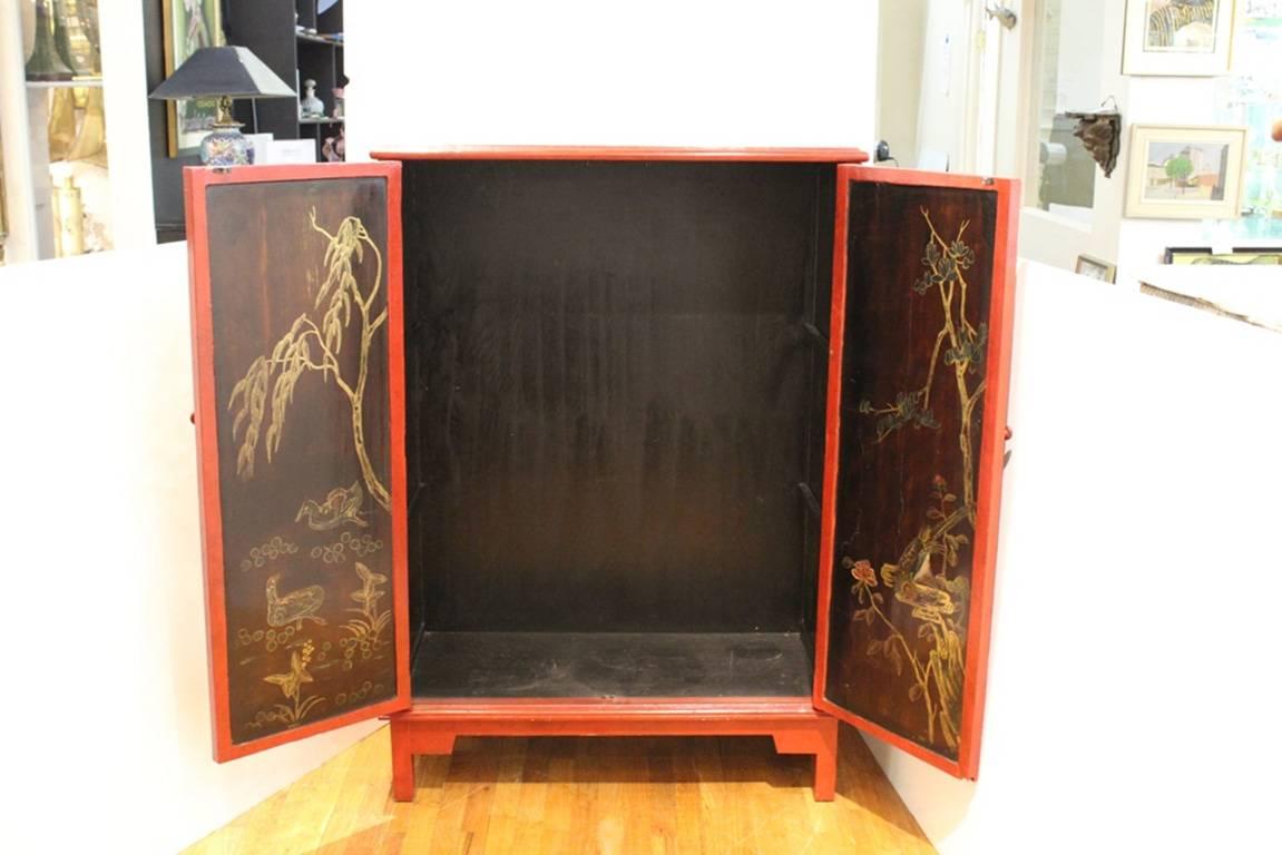 20th Century Chinoiserie Cabinet in Red and Black