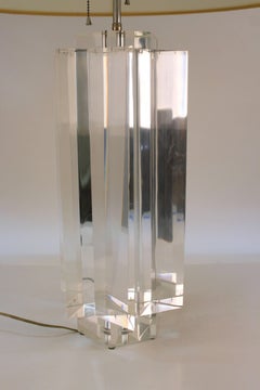 Lampada da tavolo Prismatiques Lucite