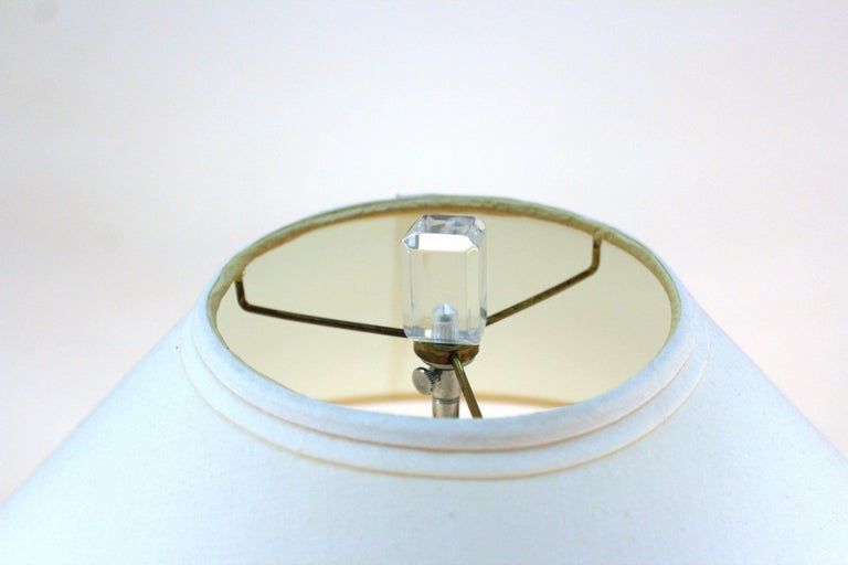 Prismatiques Lucite Table Lamp For Sale 1