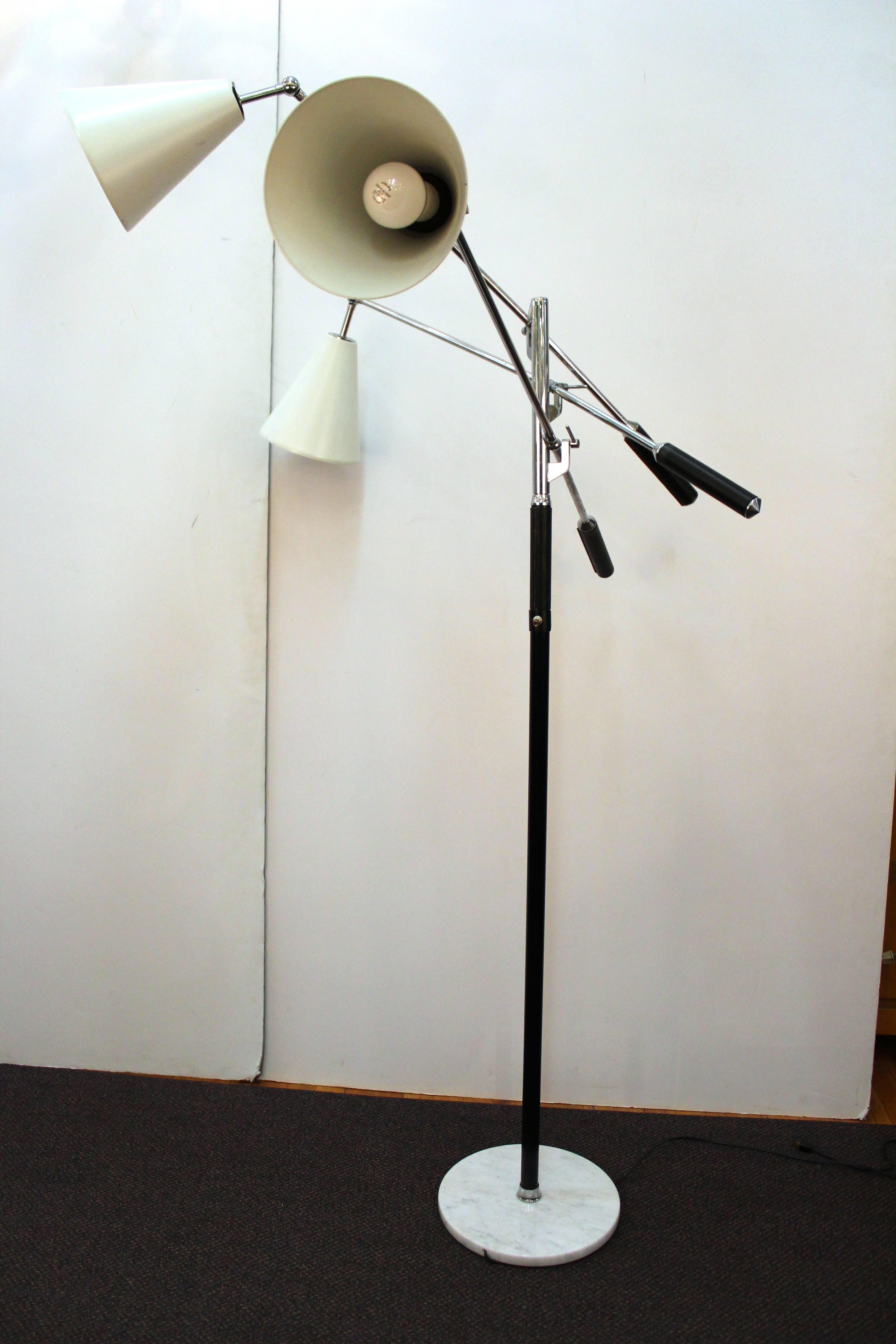 Mid-Century Modern Mid-Century Triennale Lamp in the style of Angelo Lelli for Arredoluce