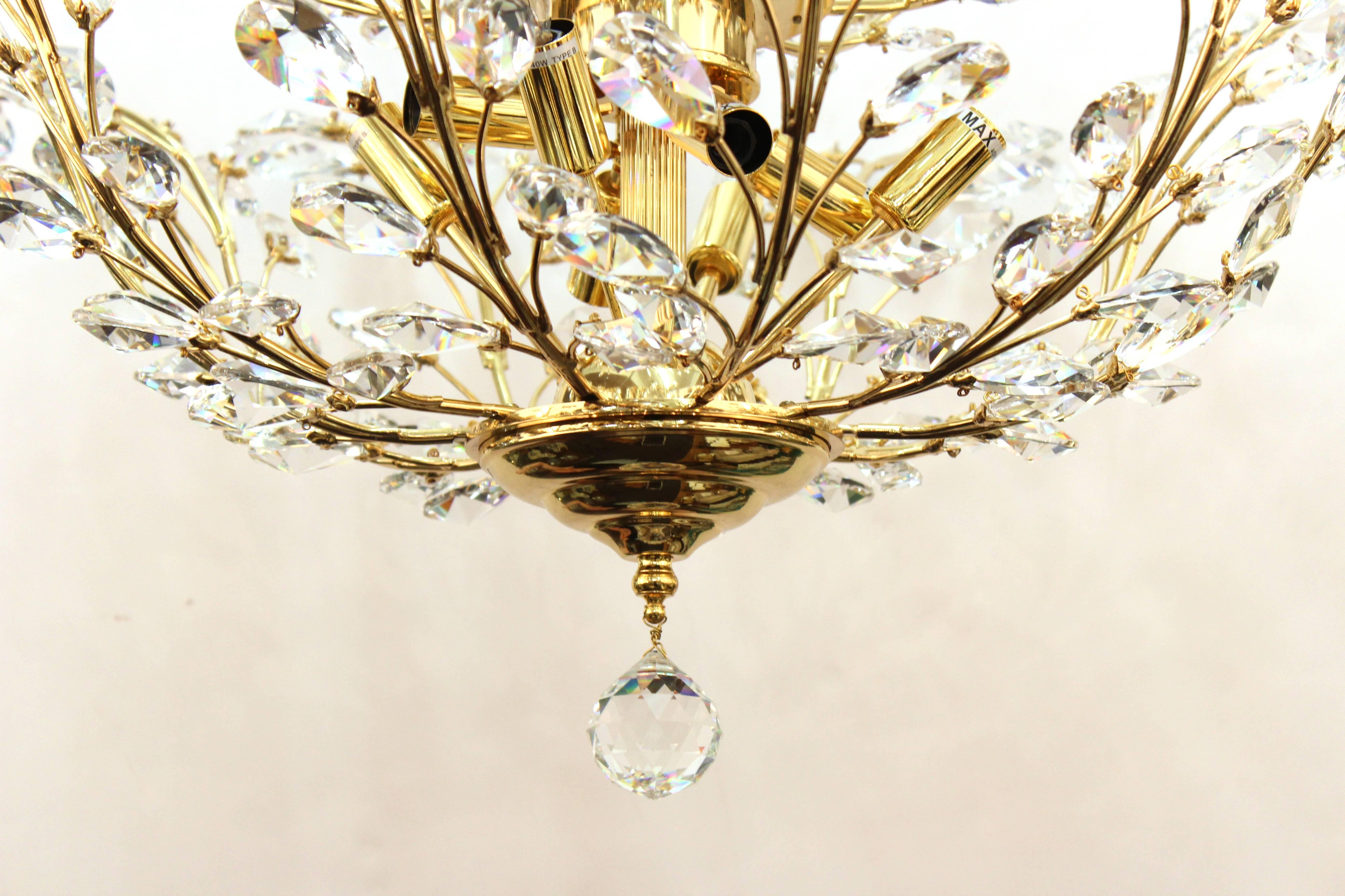 Mid-Century Italian Gold-Plated Brass Chandelier with Crystal Prisms In Excellent Condition In New York, NY