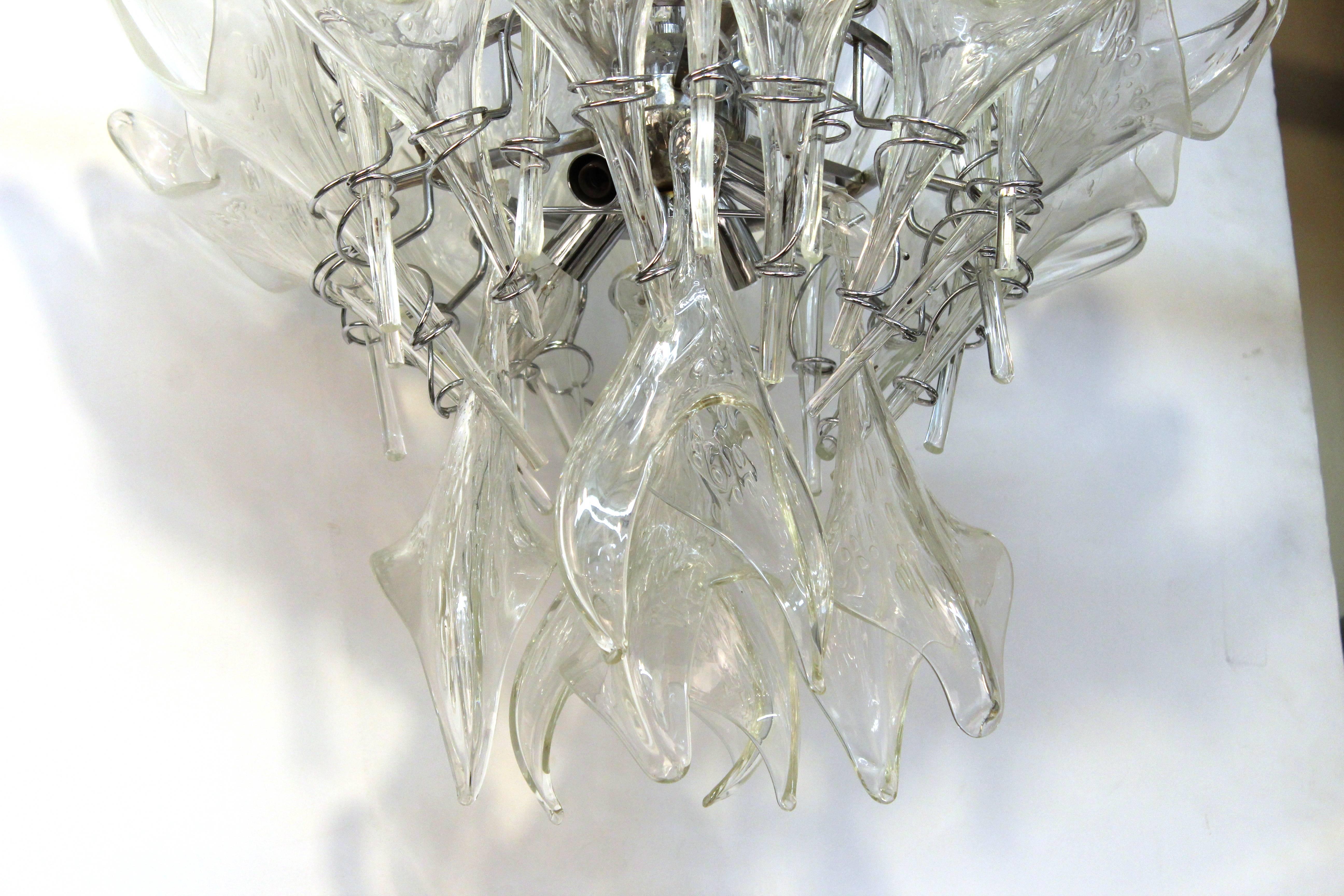 Mid-Century Murano Glass Pulegoso Flame Chandelier In Good Condition In New York, NY