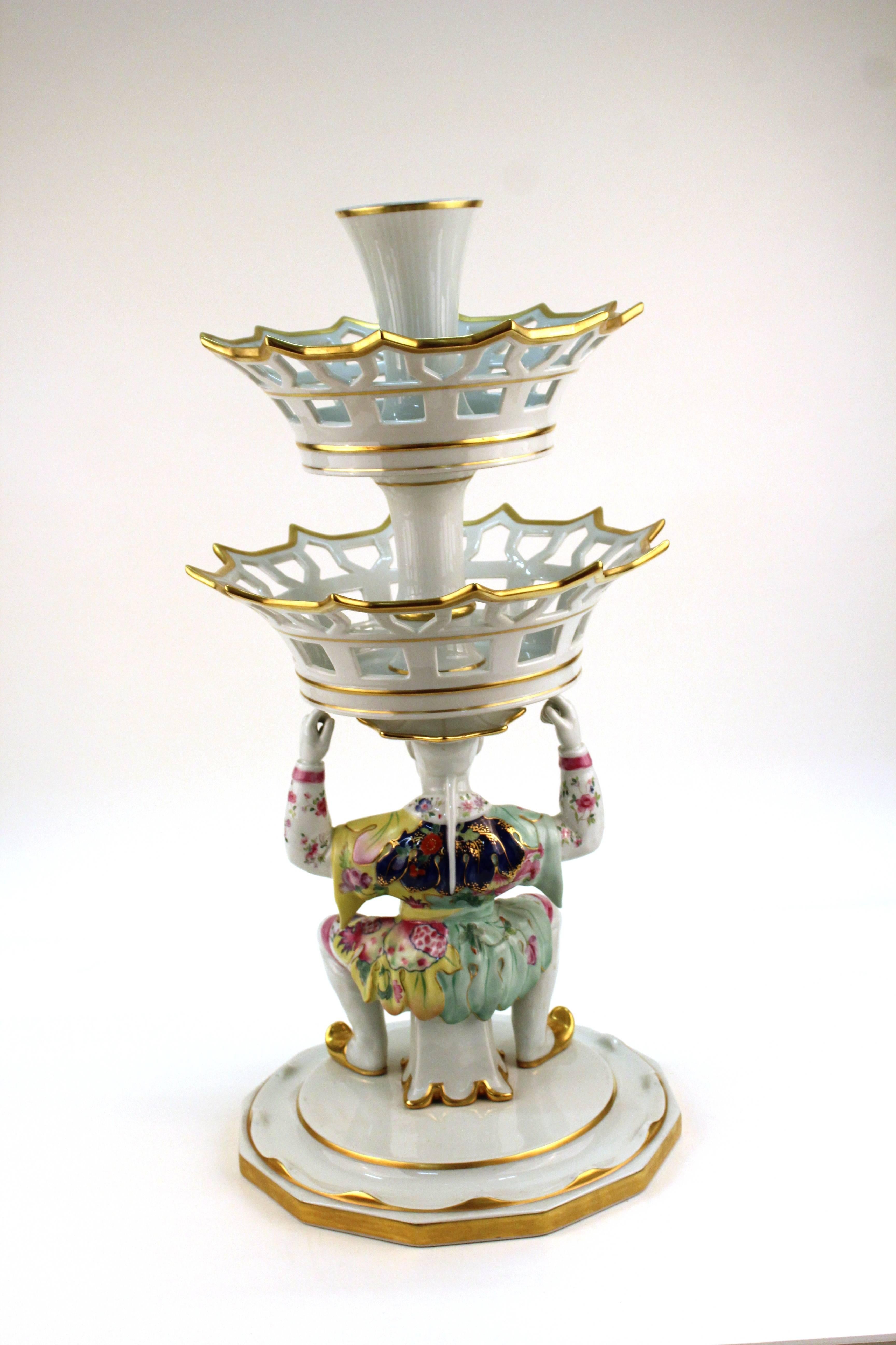 Tobacco Leaf Epergne by Mottahedeh In Good Condition In New York, NY