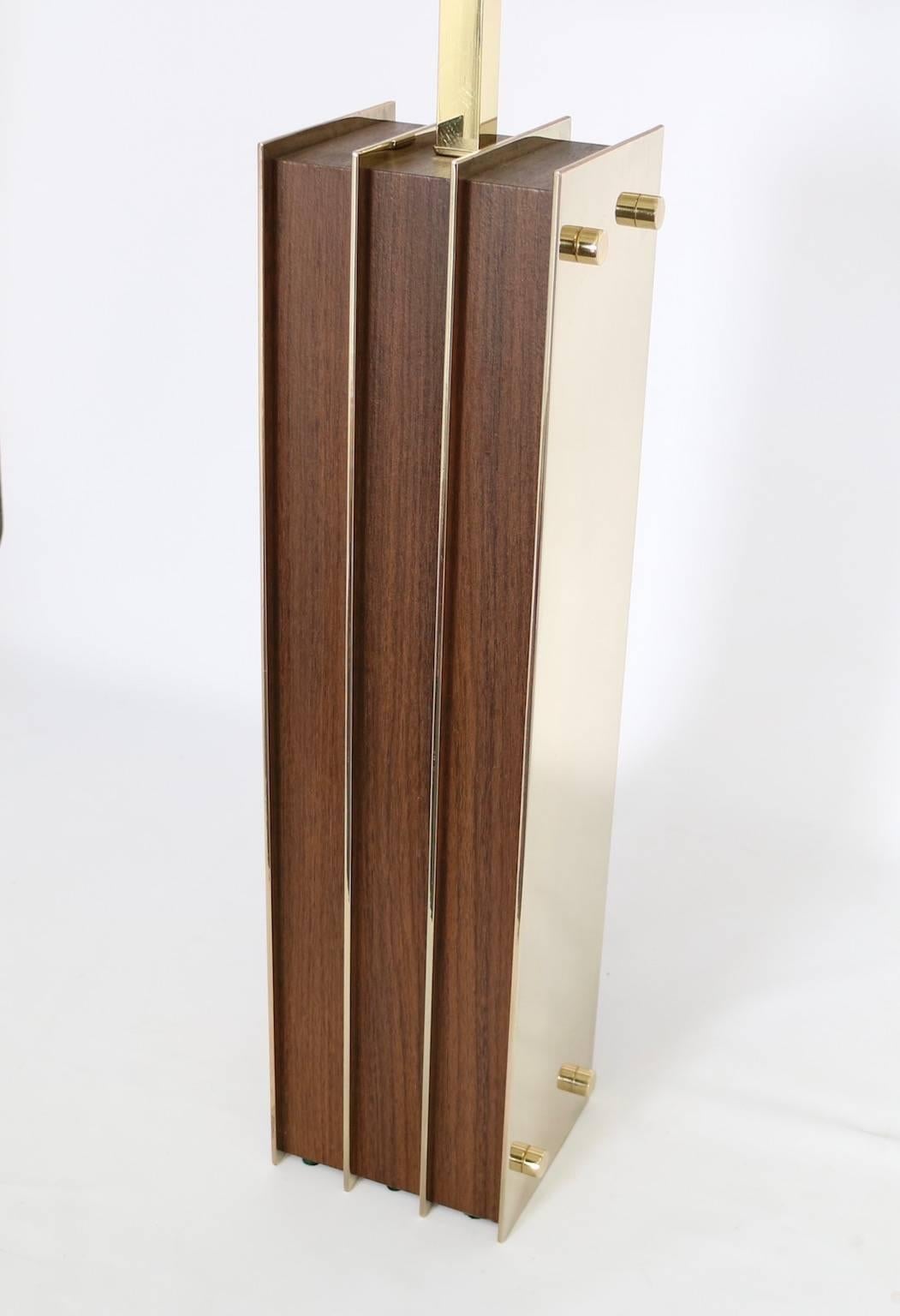 Restored Mid-Century Modern Pair of Lamps in Brass and Wood 1