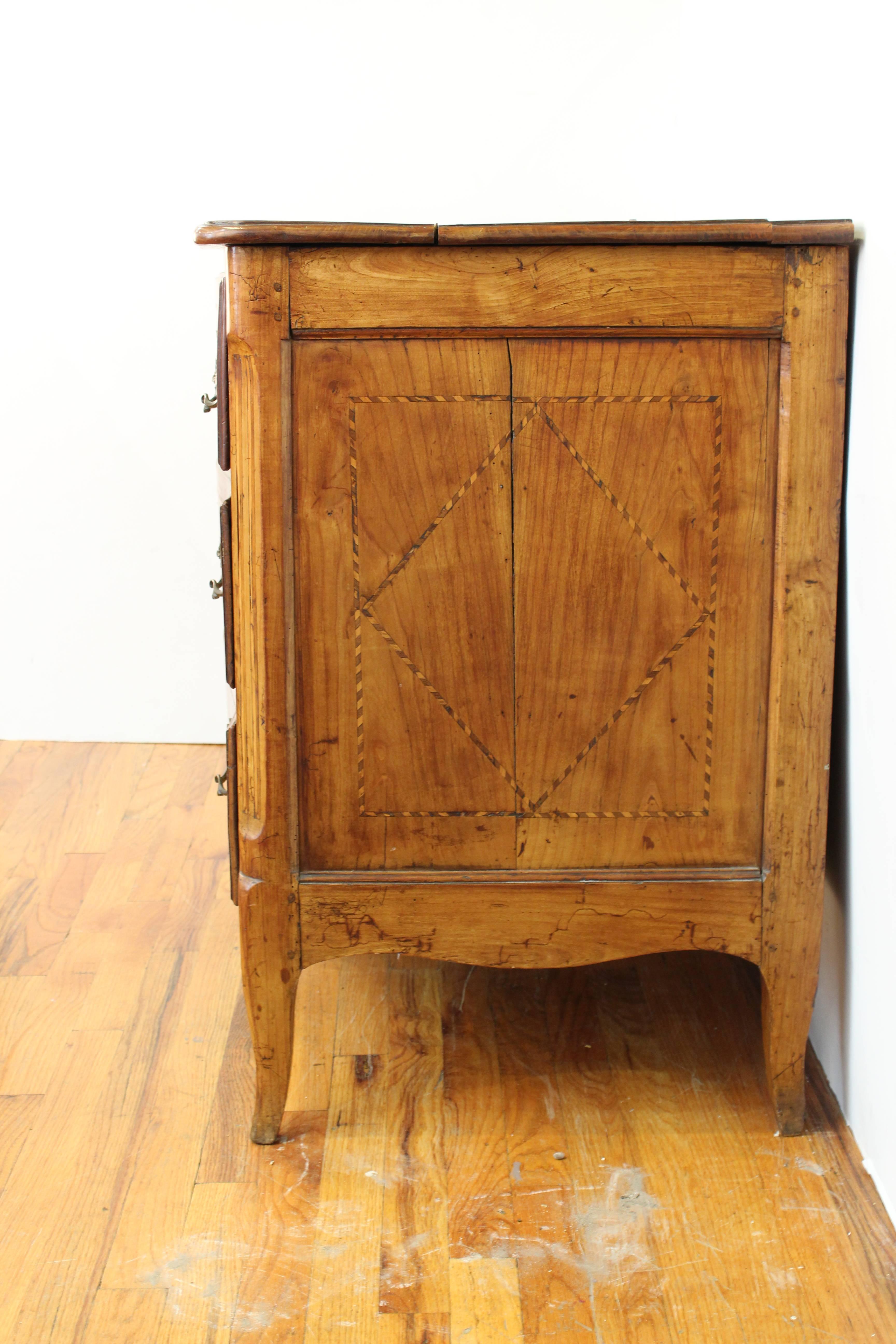German Late 18th Century Baroque Style Walnut Commode 3