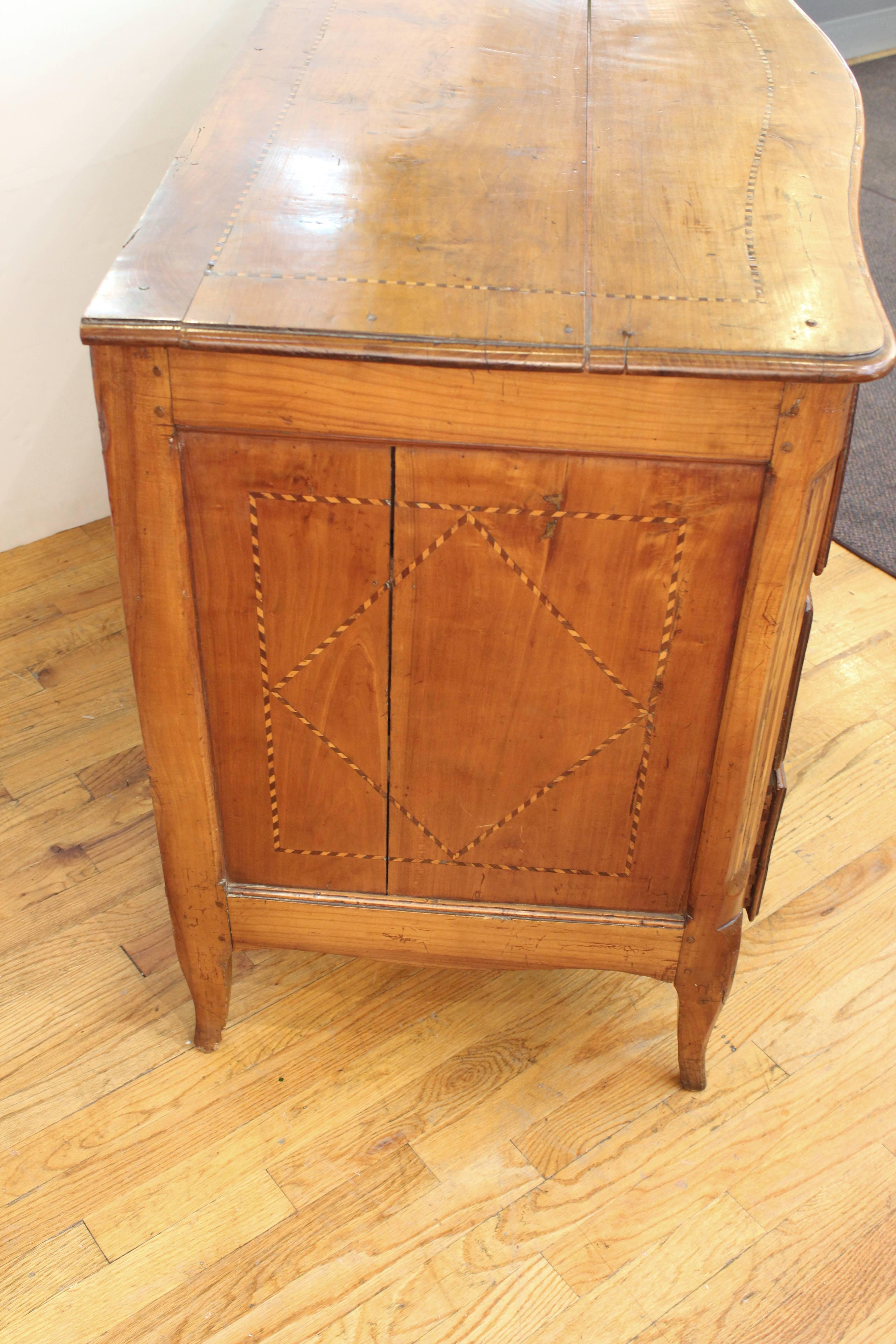 German Late 18th Century Baroque Style Walnut Commode 4