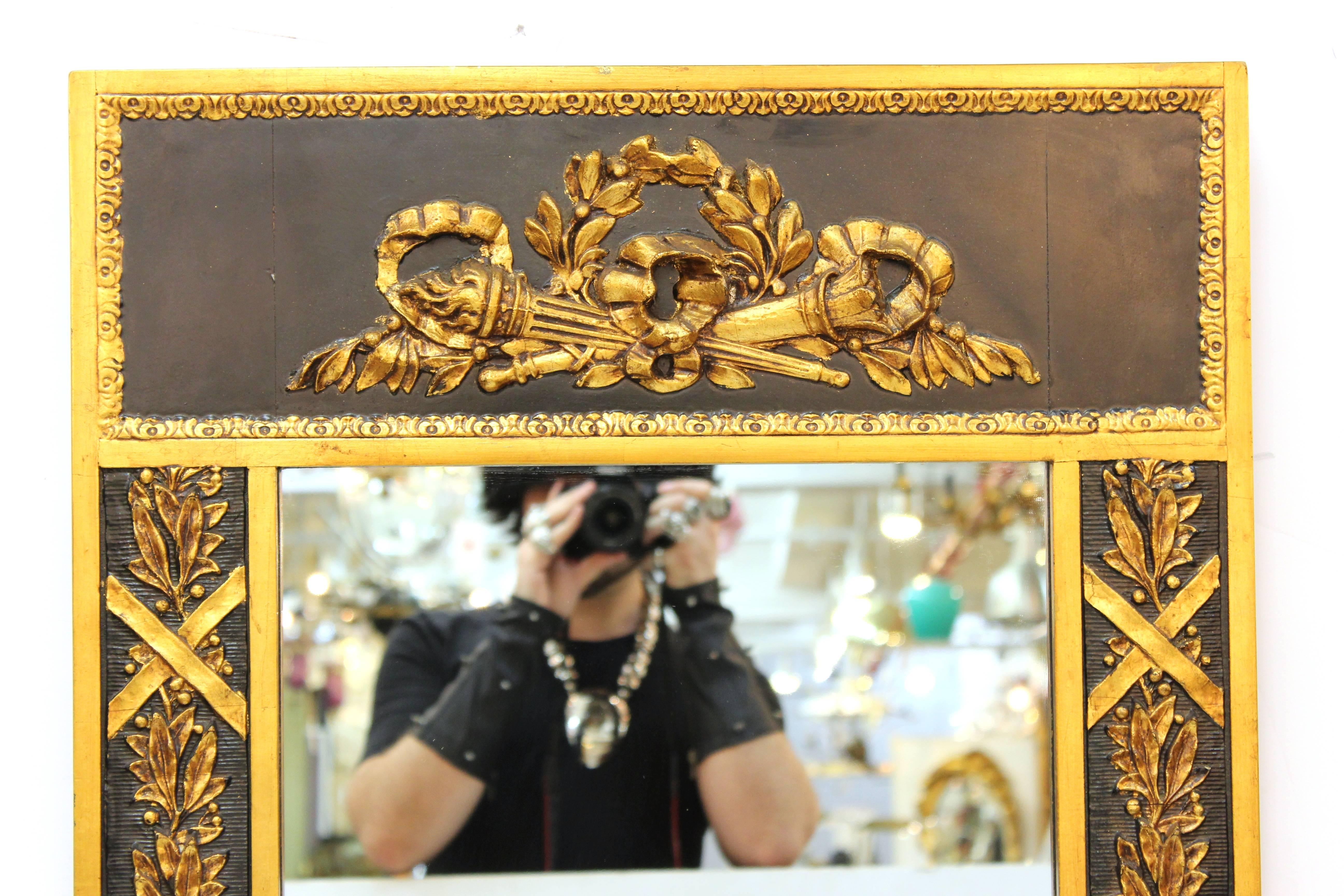 Neoclassical Style French Mirror in Black and Gold In Good Condition In New York, NY