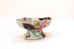 Chinoiserie Style Bowl with Tobacco Leaf Pattern