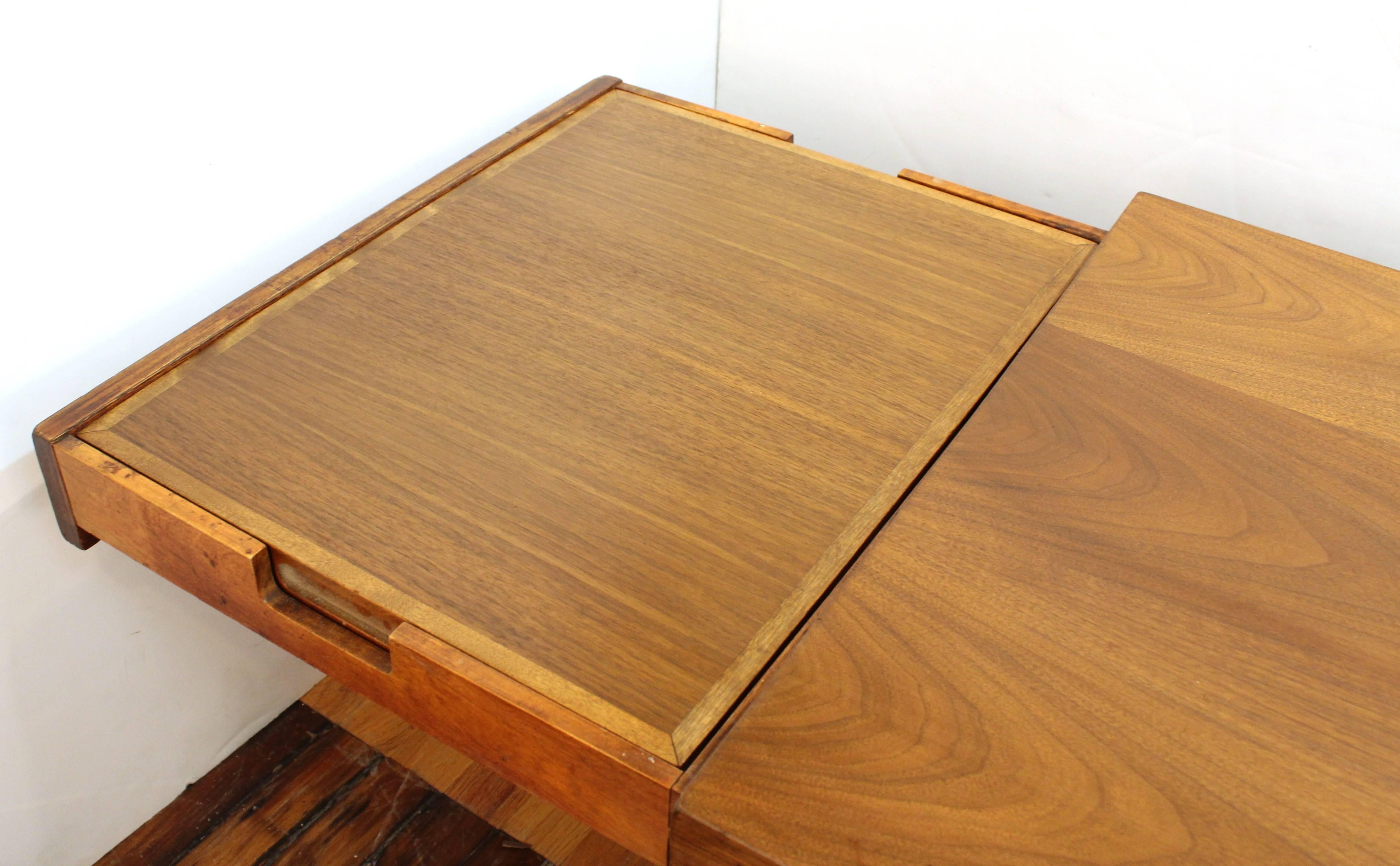 Mid-20th Century George Nelson for Herman Miller Extendable Coffee Table in Wood
