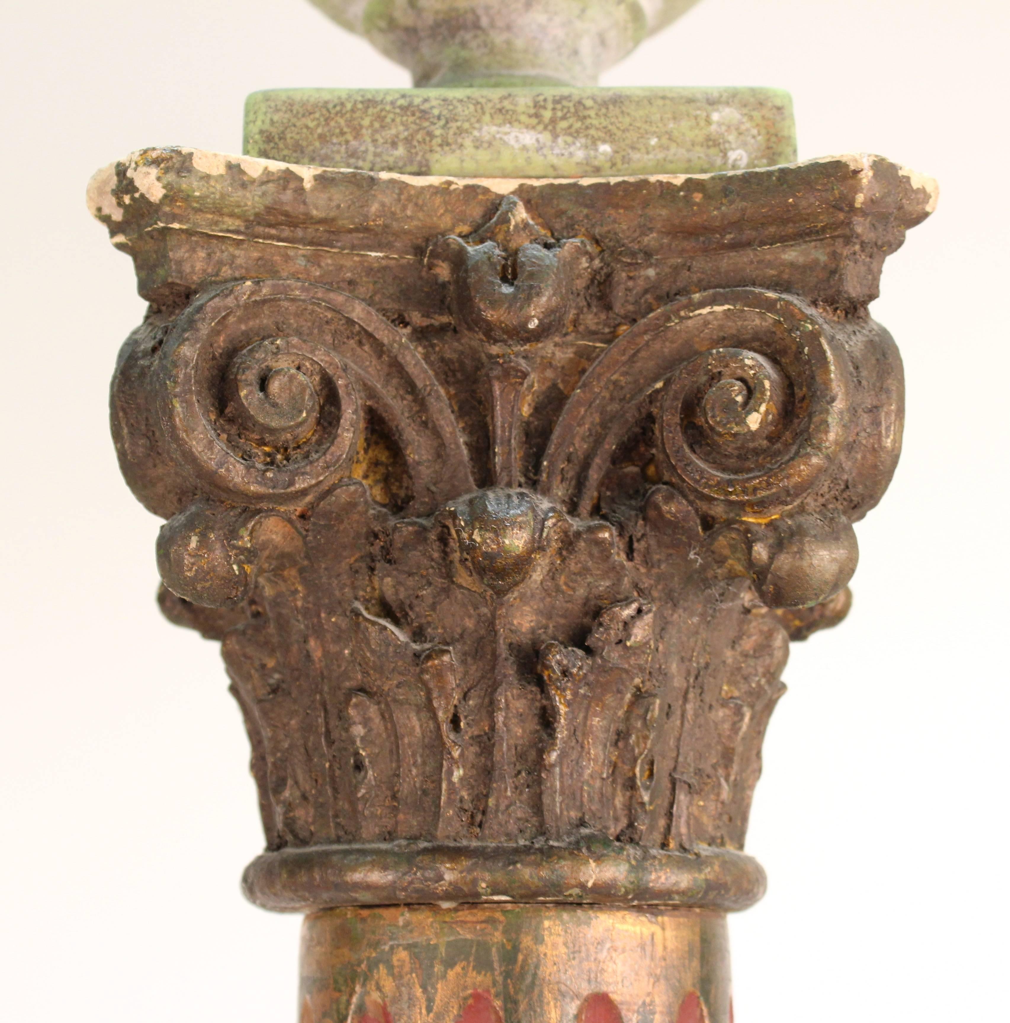 Viktorianische korinthische Säulen aus Holz mit Vögeln auf der Oberseite, viktorianisch (Gemalt)