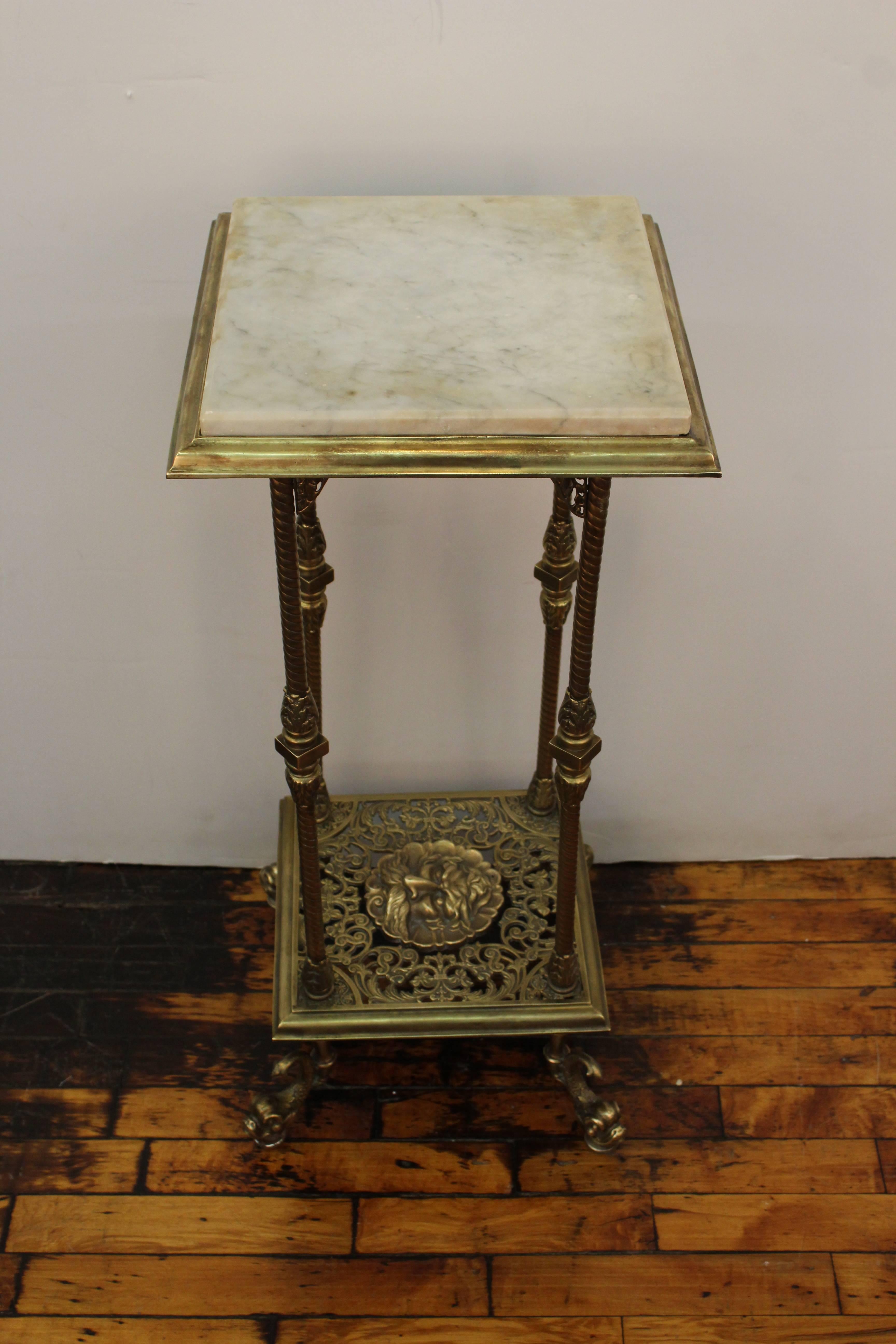 American Victorian Brass Pedestal with Marble Top In Good Condition In New York, NY