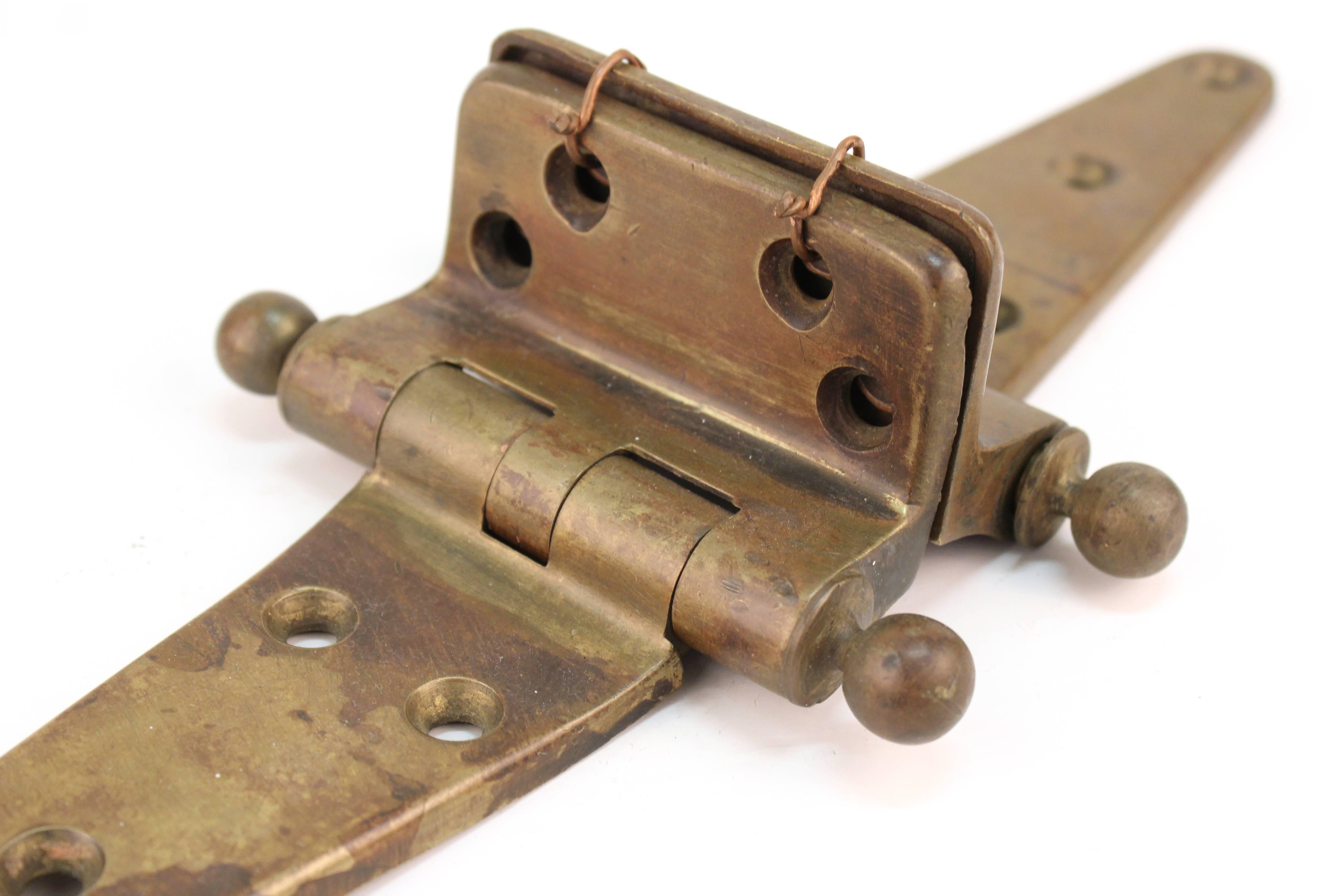 Industrieller Vintage-Messing-Türgriff mit Scharnier im Angebot 3